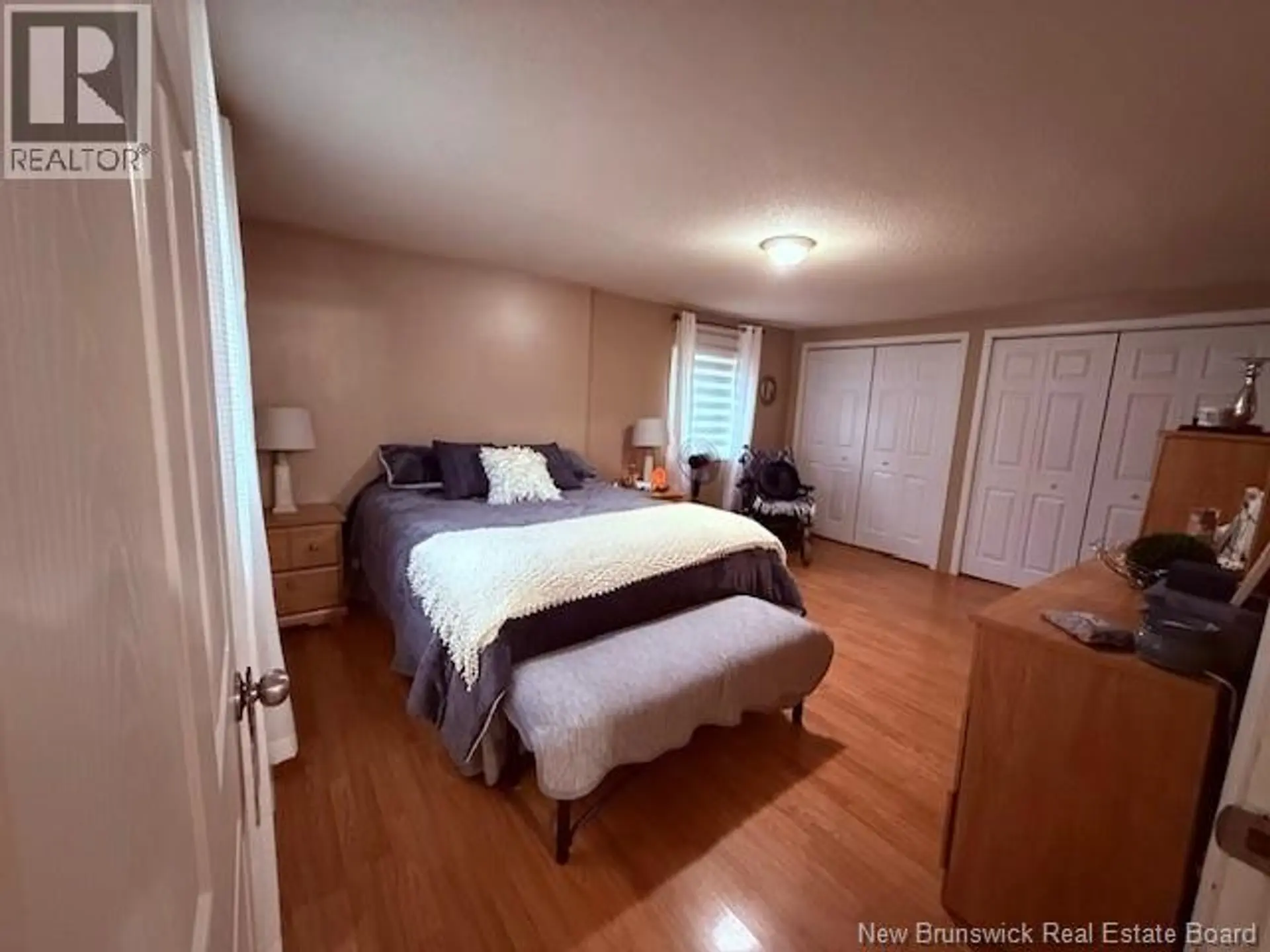 2537 DES PIONNIERS AVENUE - Image 11