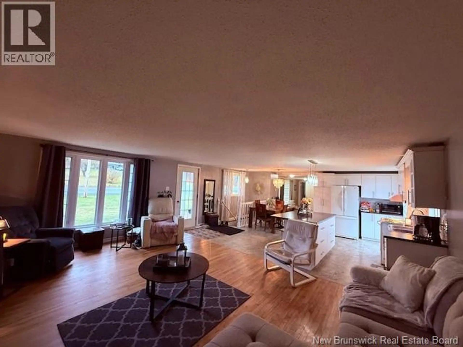 2537 DES PIONNIERS AVENUE - Image 3