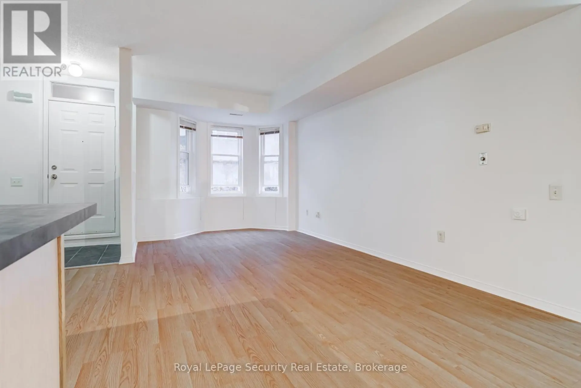 #137 760 LAWRENCE AVENUE W - Image 14