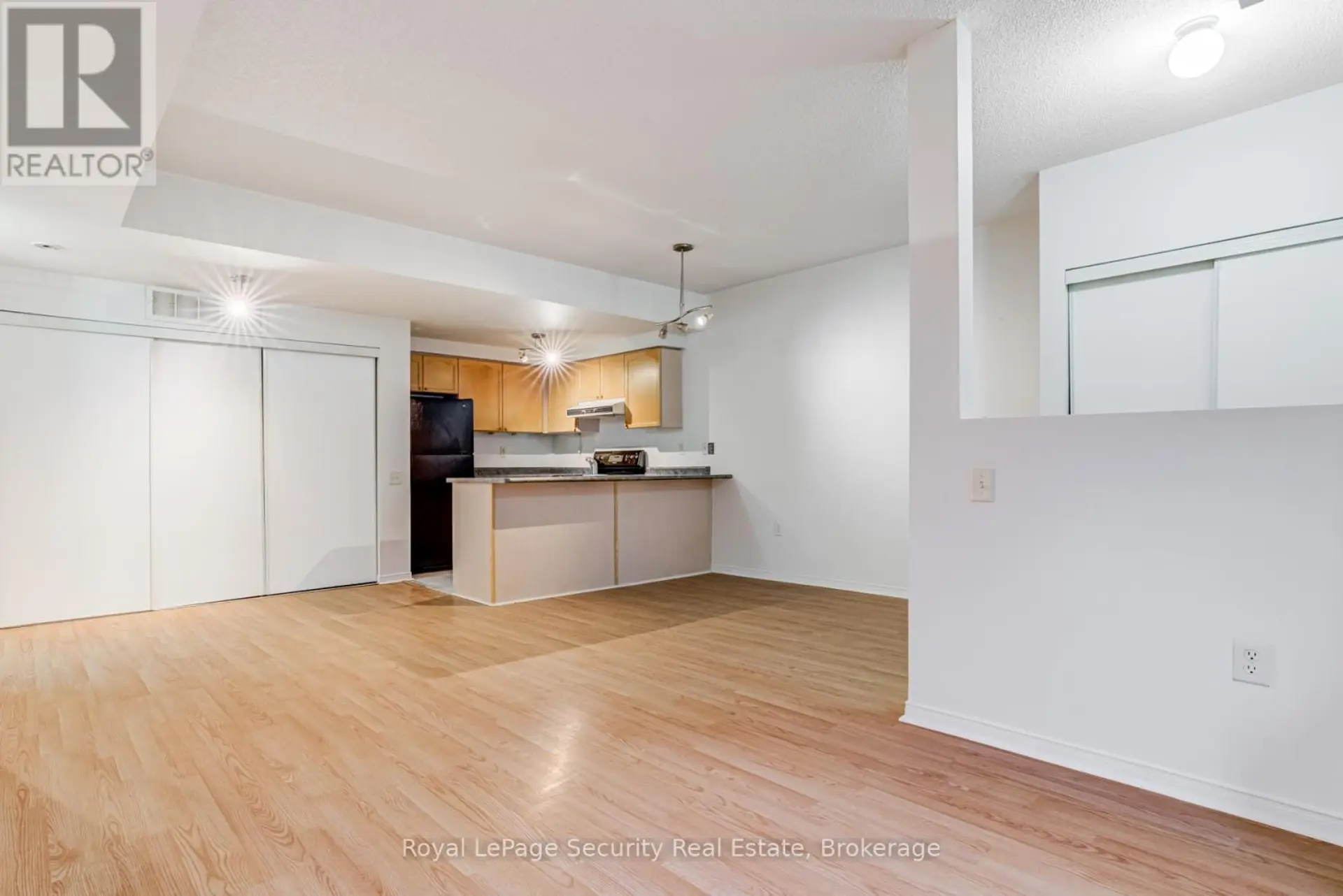 #137 760 LAWRENCE AVENUE W - Image 15