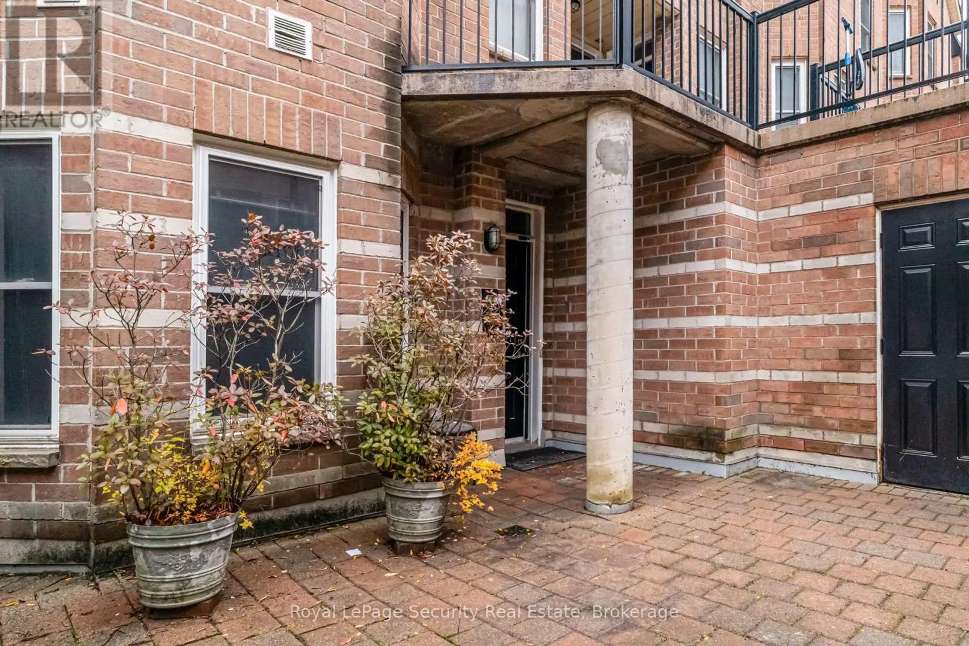 #137 760 LAWRENCE AVENUE W - Image 3