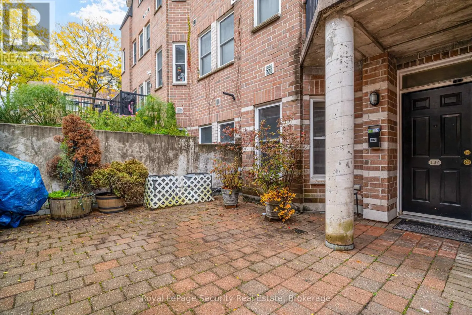 #137 760 LAWRENCE AVENUE W - Image 4