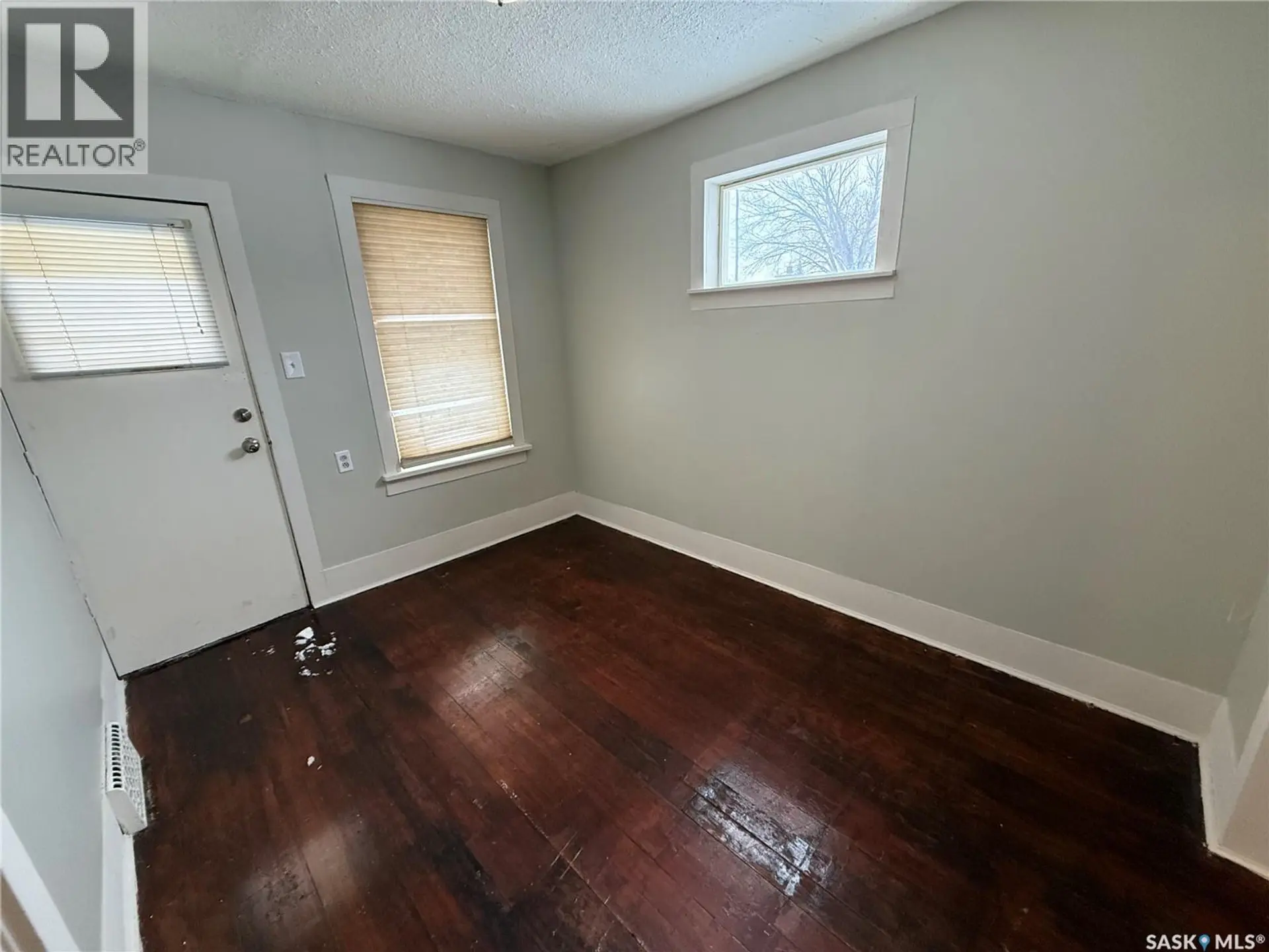 485 12TH STREET E - Image 7