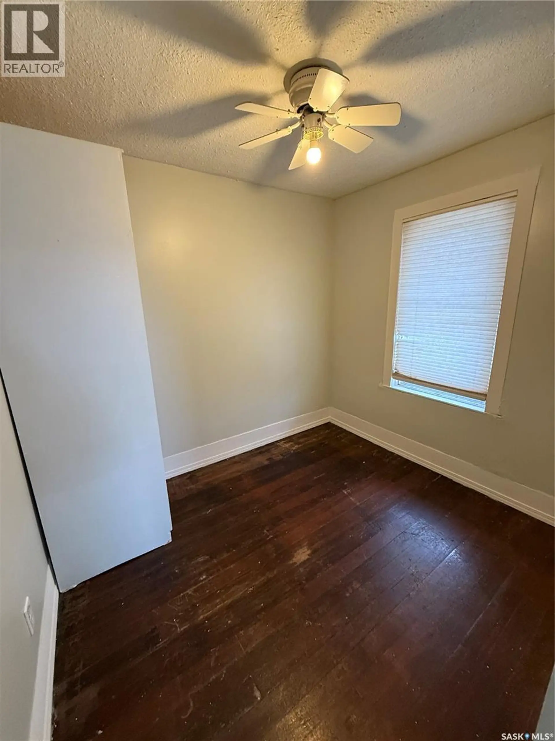 485 12TH STREET E - Image 8