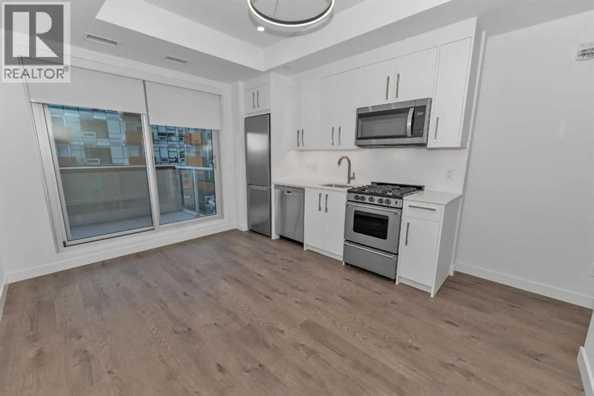 #305 110 18A STREET NW - Image 9