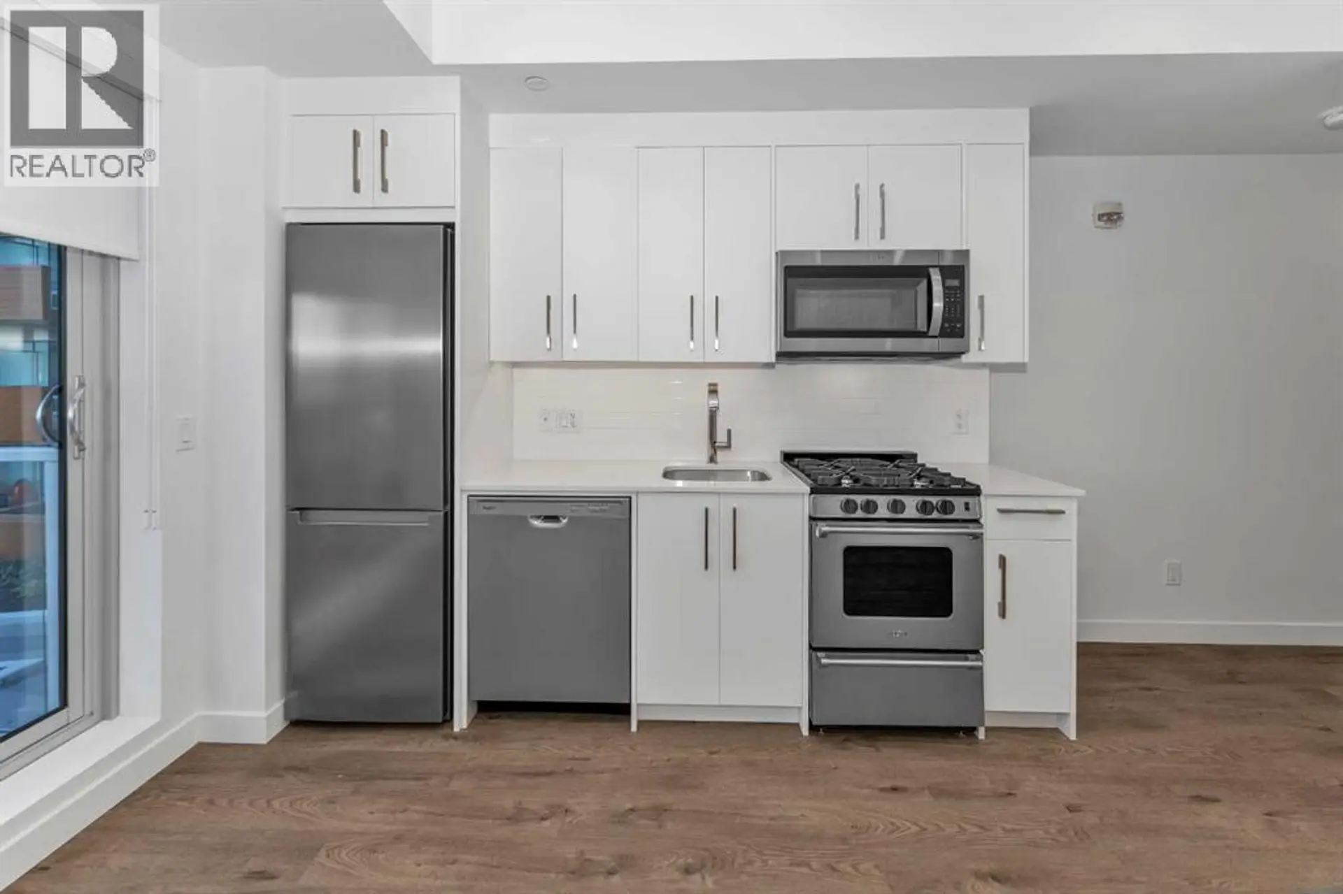 #305 110 18A STREET NW - Image 11