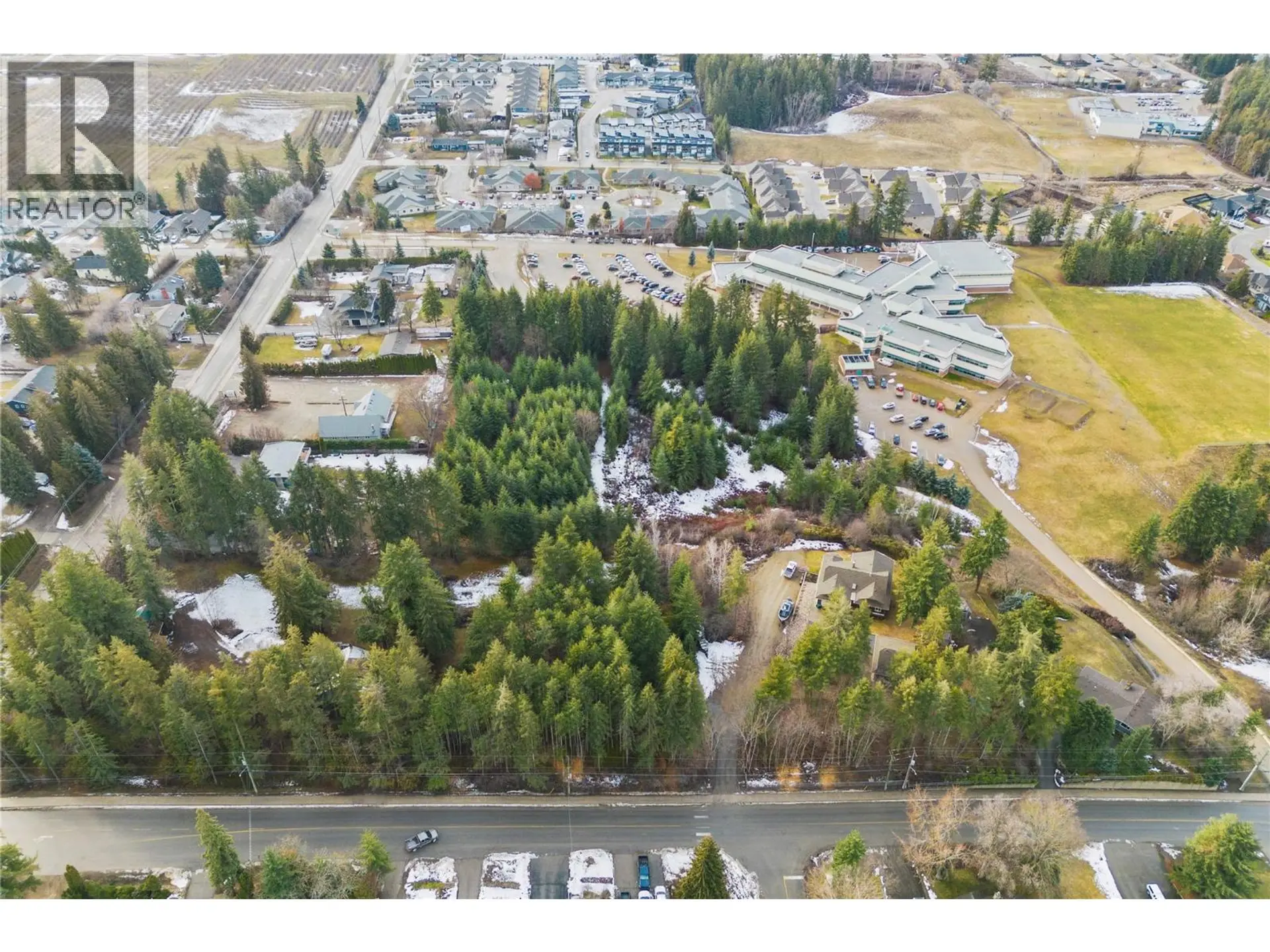 Property at 2800 20 AVENUE NE, Salmon Arm, BC