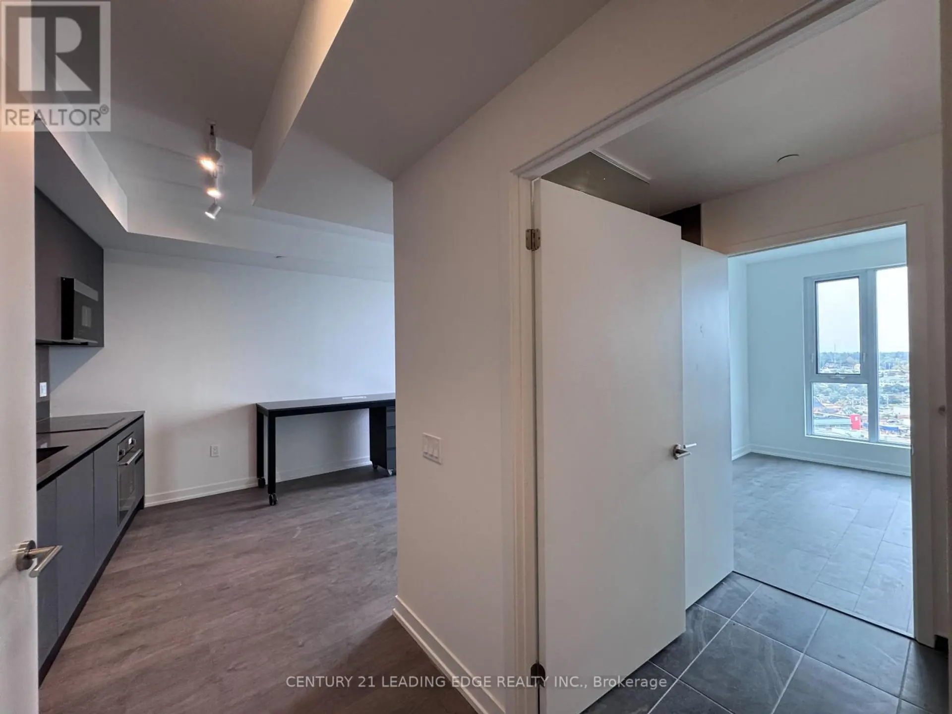 #2107 39 MARY STREET - Image 4