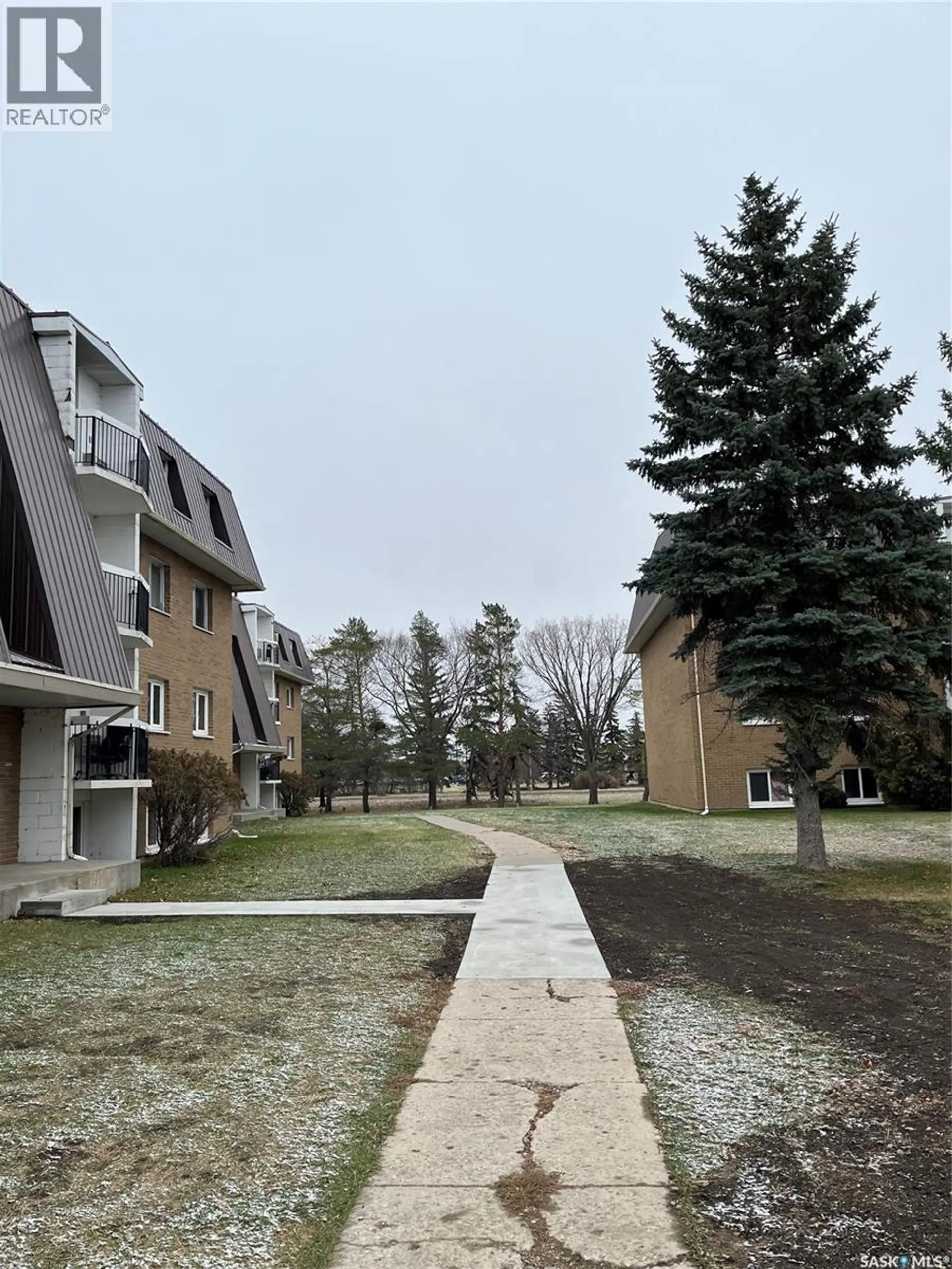 #14 27 Centennial STREET - Image 3