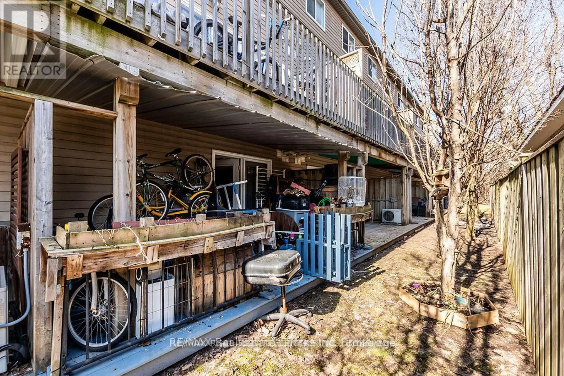 #8B 38 HOWE DRIVE - Image 17