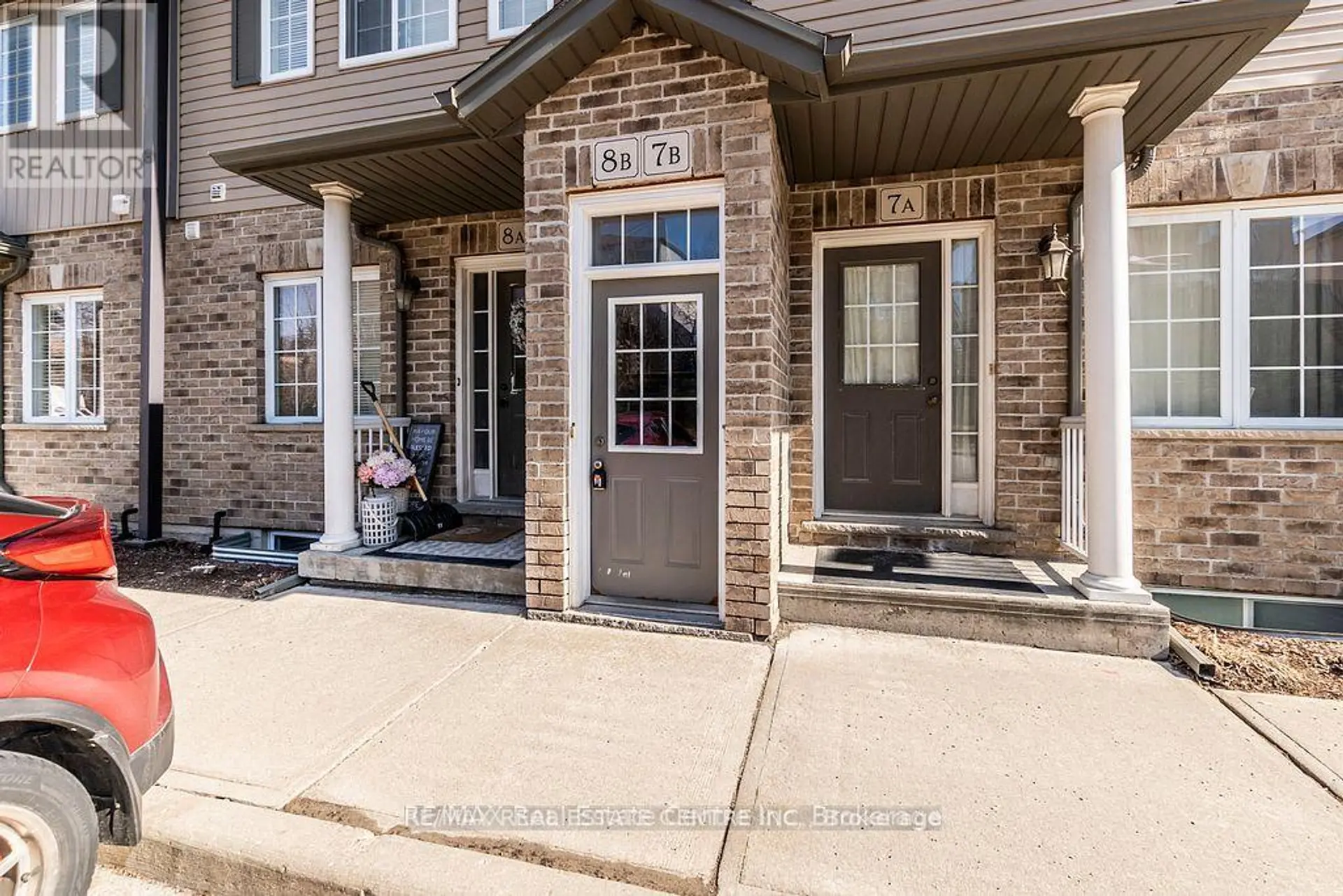 #8B 38 HOWE DRIVE - Image 3