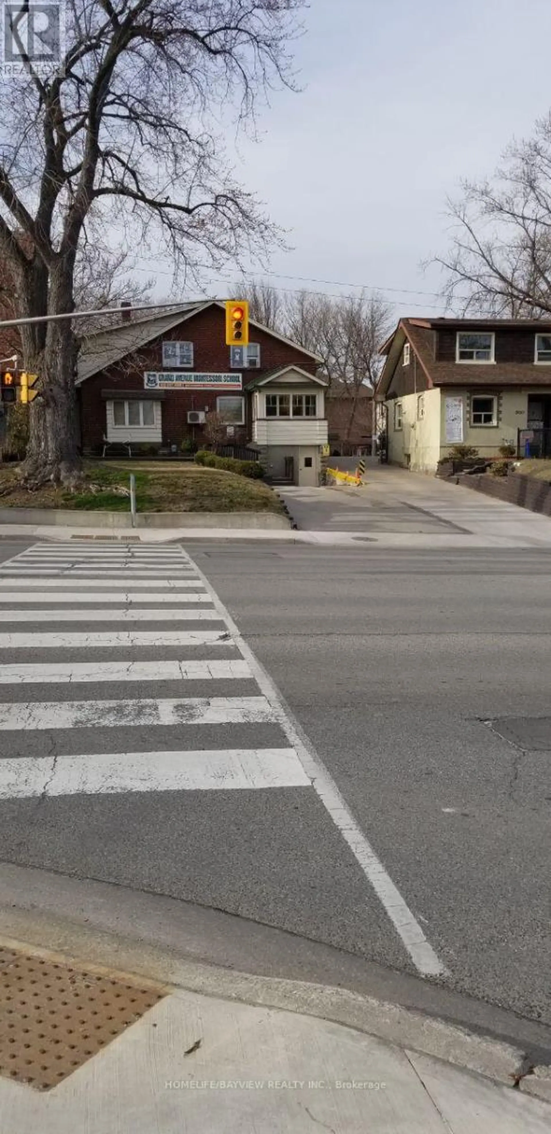600 THE QUEENSWAY TORONTO W7 WAY - Image 2