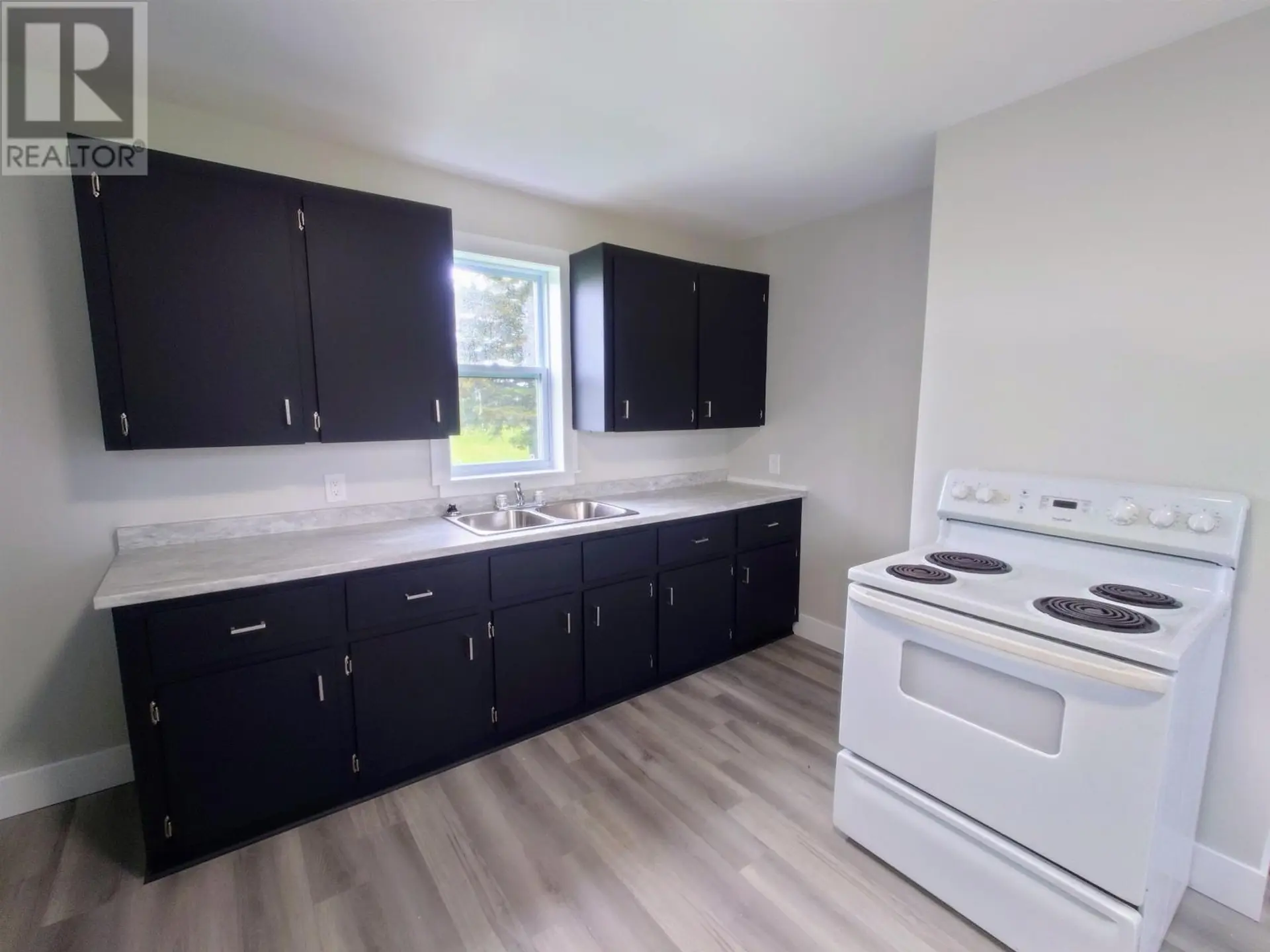 41 MAIN DRIVE EAST - Image 15
