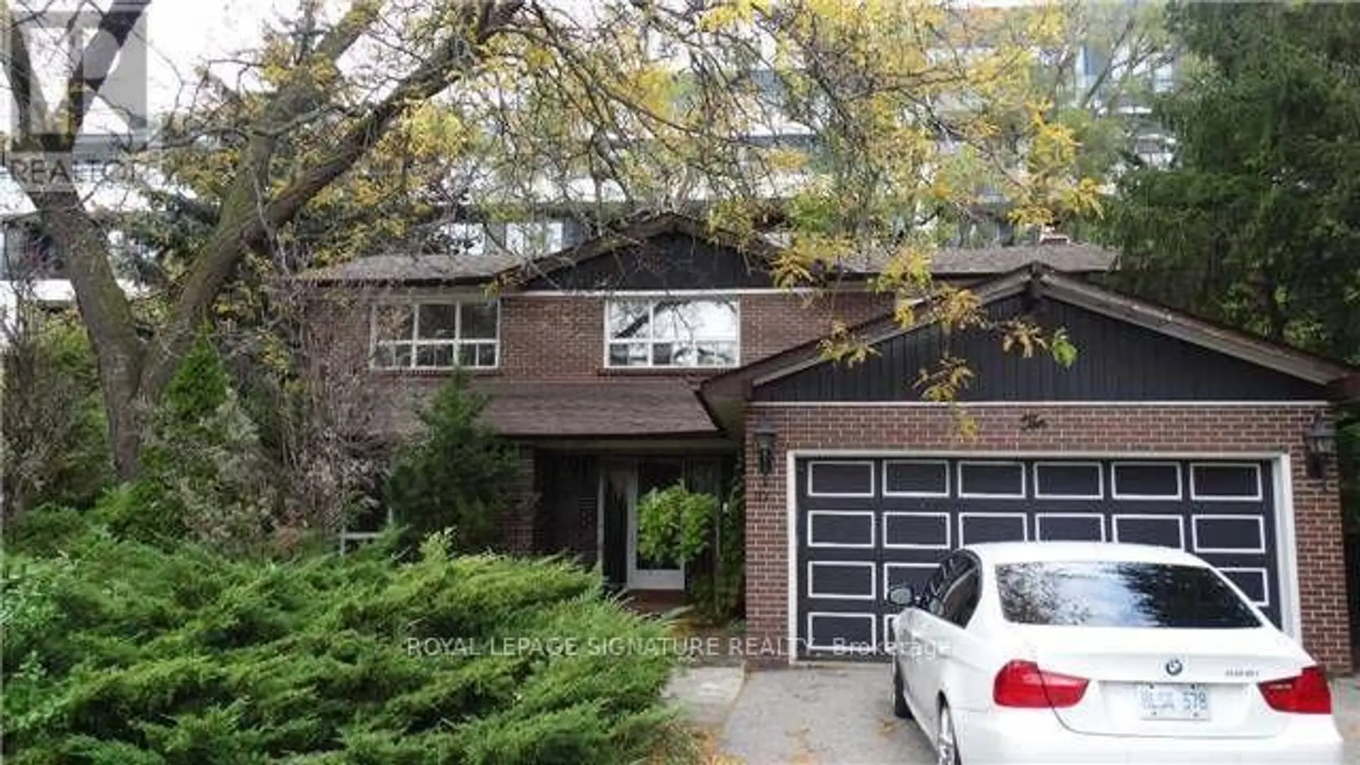 10 TEAGARDEN COURT - Image 1