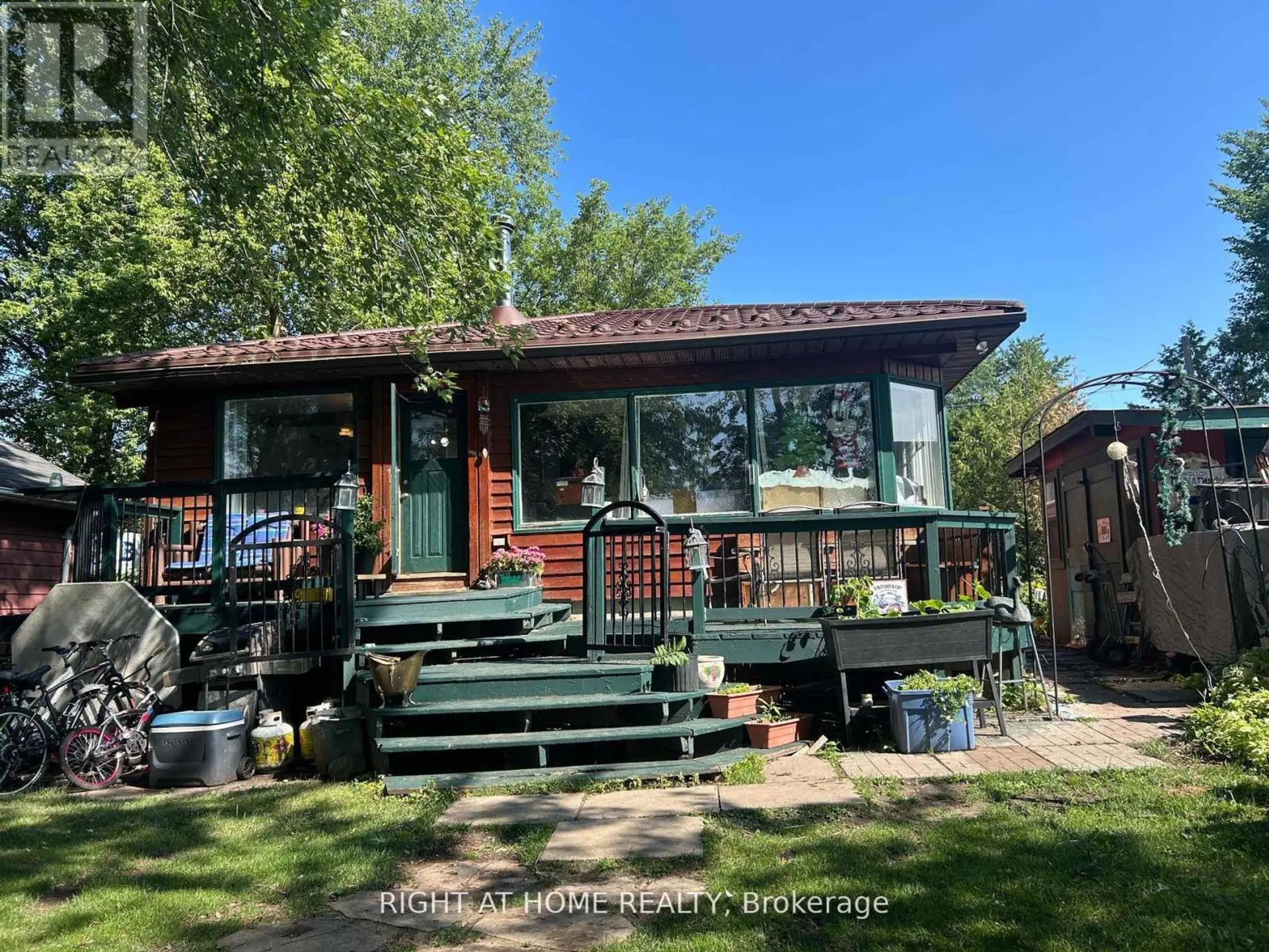 195 LAKELAND CRESCENT - Image 2