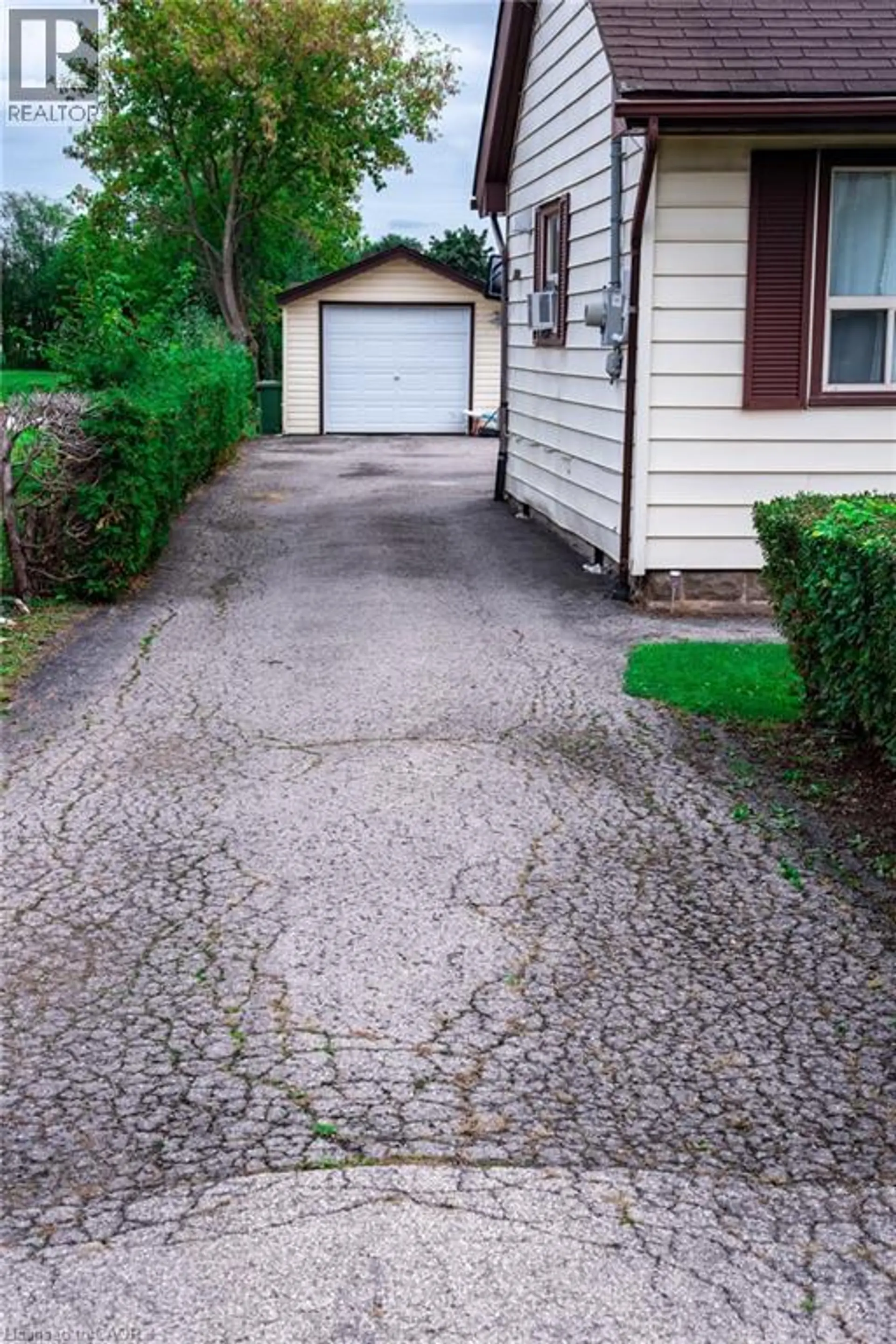 144 GREEN ROAD - Image 4