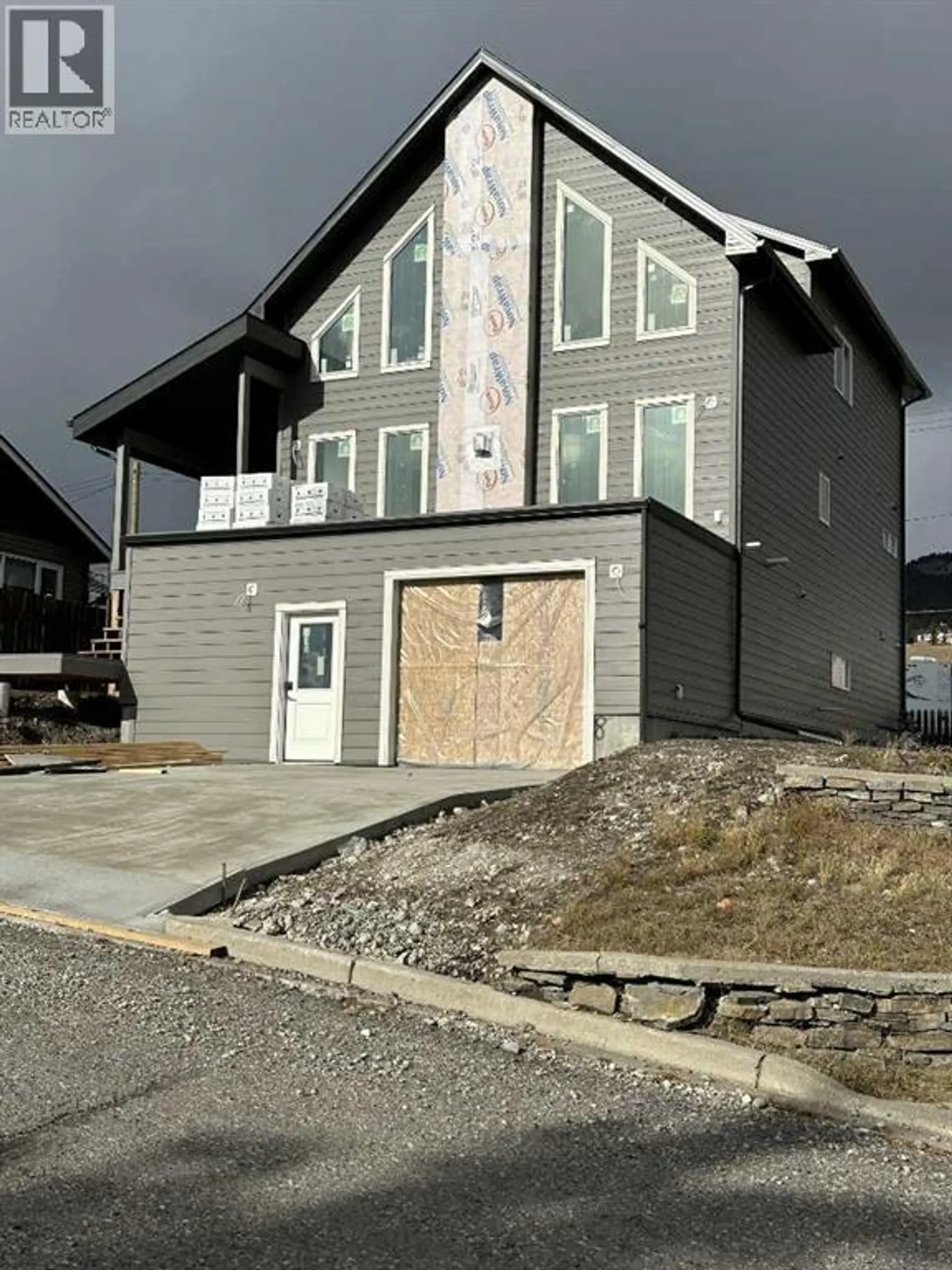 8305 18 AVENUE - Image 2