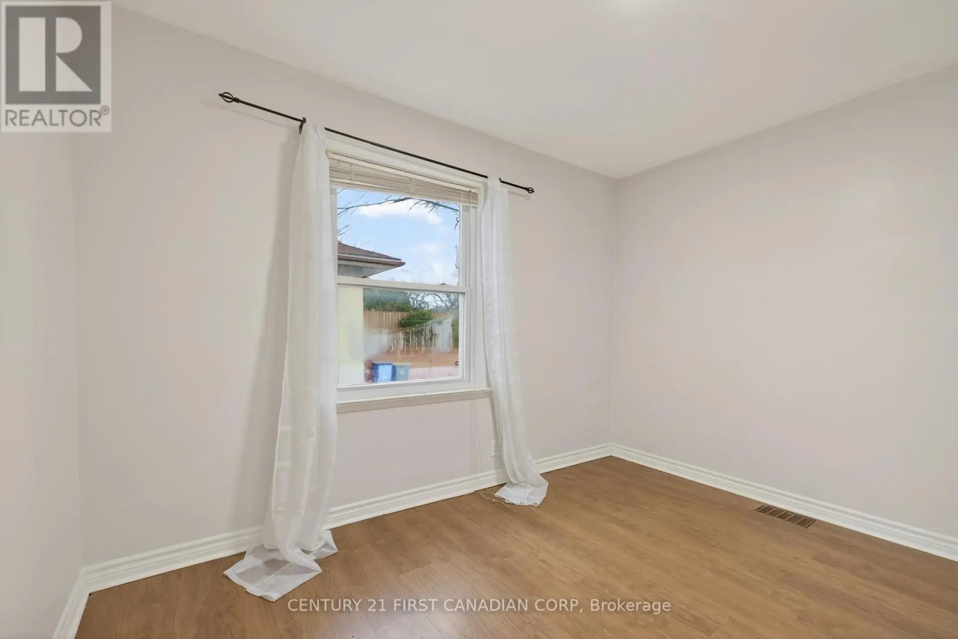 332 MANITOBA STREET - Image 10