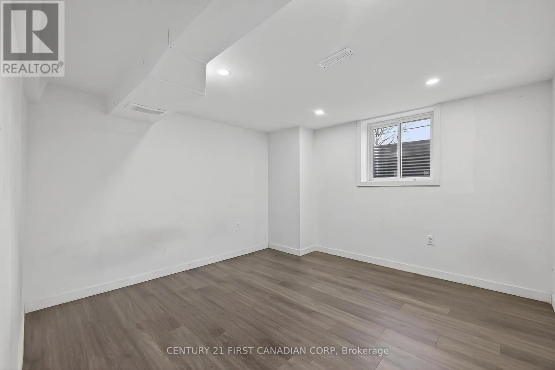 332 MANITOBA STREET - Image 14