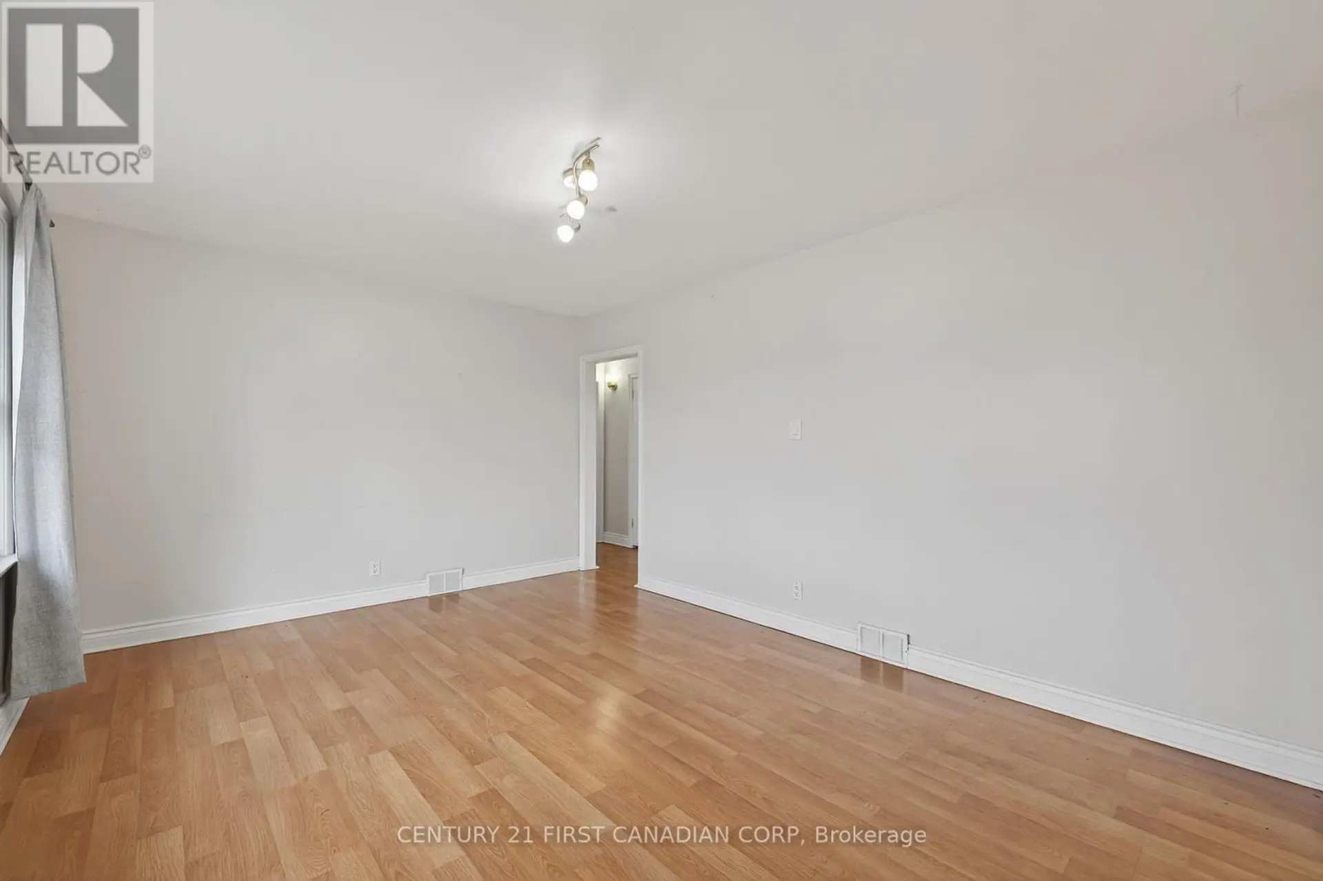 332 MANITOBA STREET - Image 2