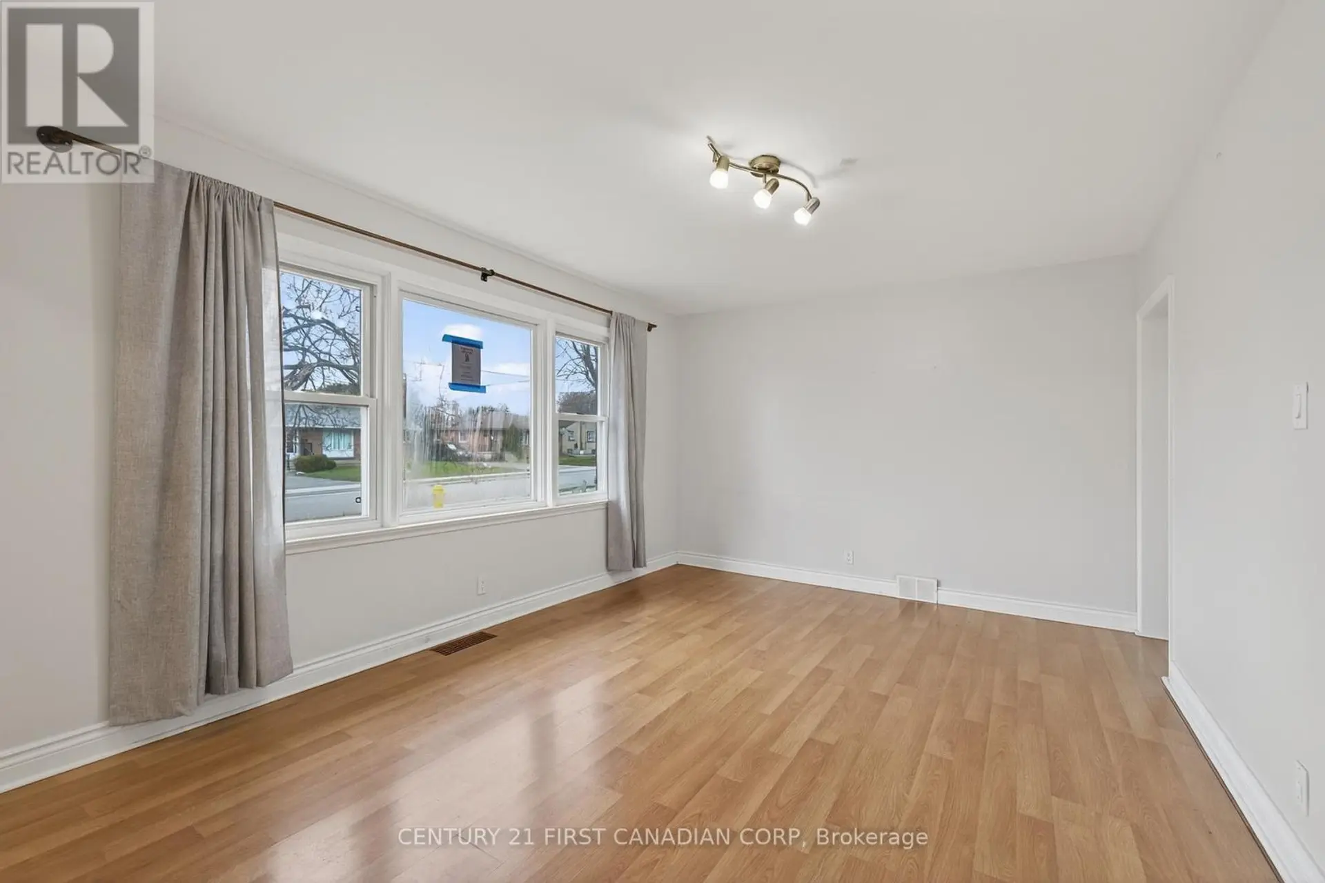 332 MANITOBA STREET - Image 3