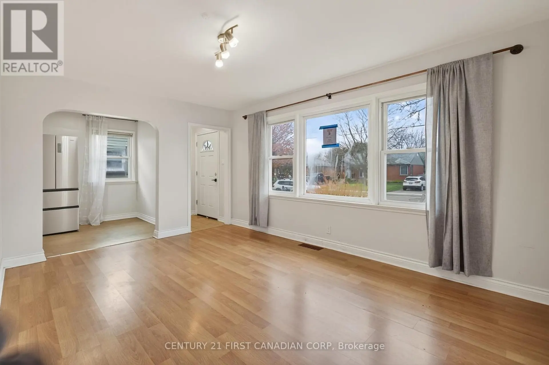332 MANITOBA STREET - Image 4
