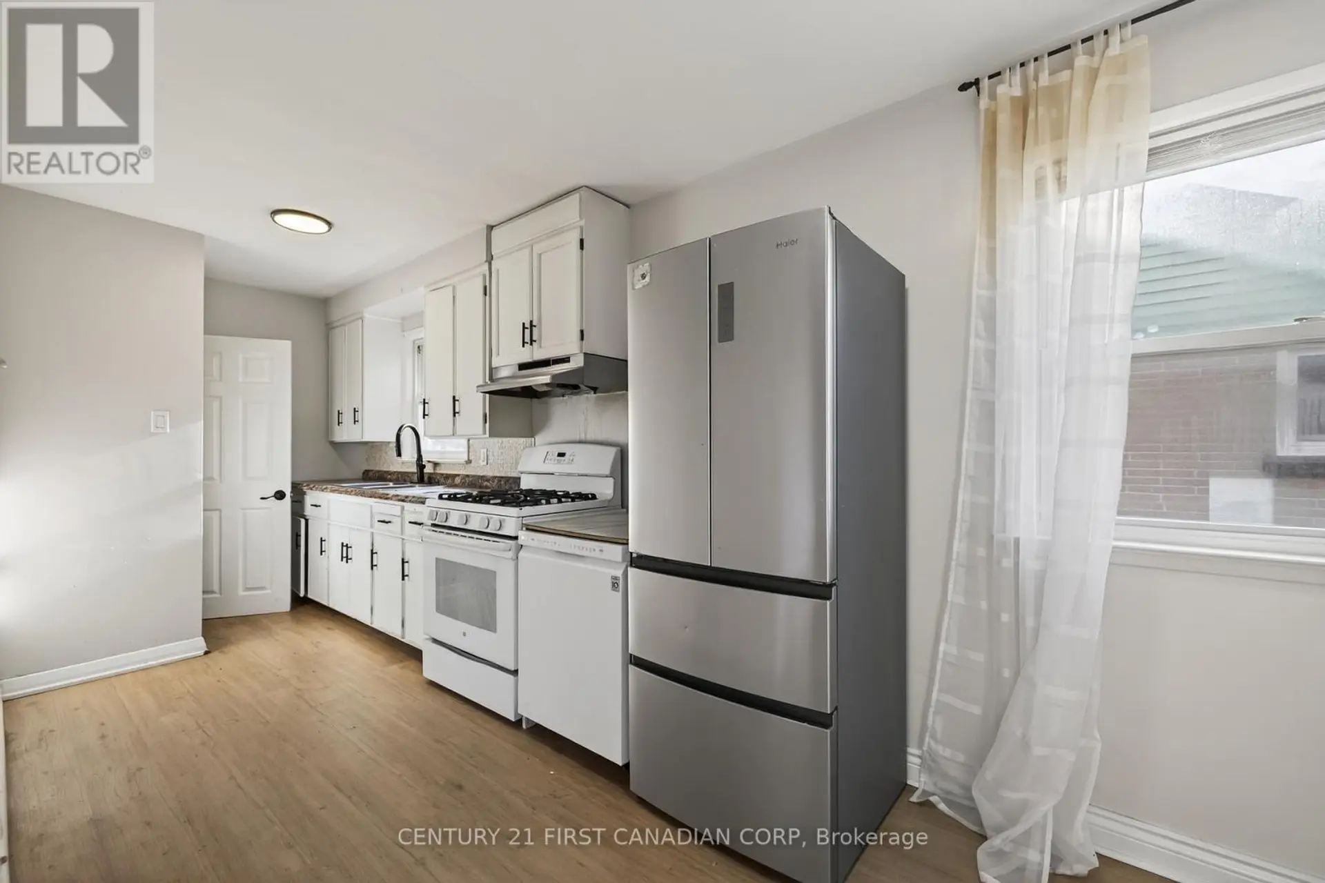 332 MANITOBA STREET - Image 5