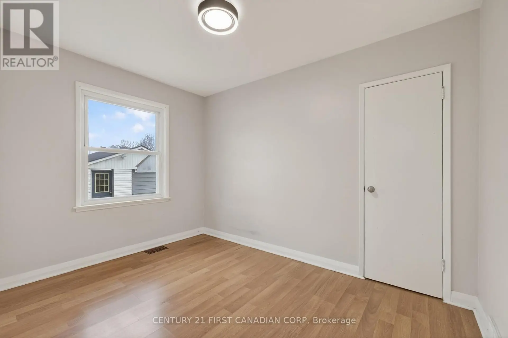 332 MANITOBA STREET - Image 7