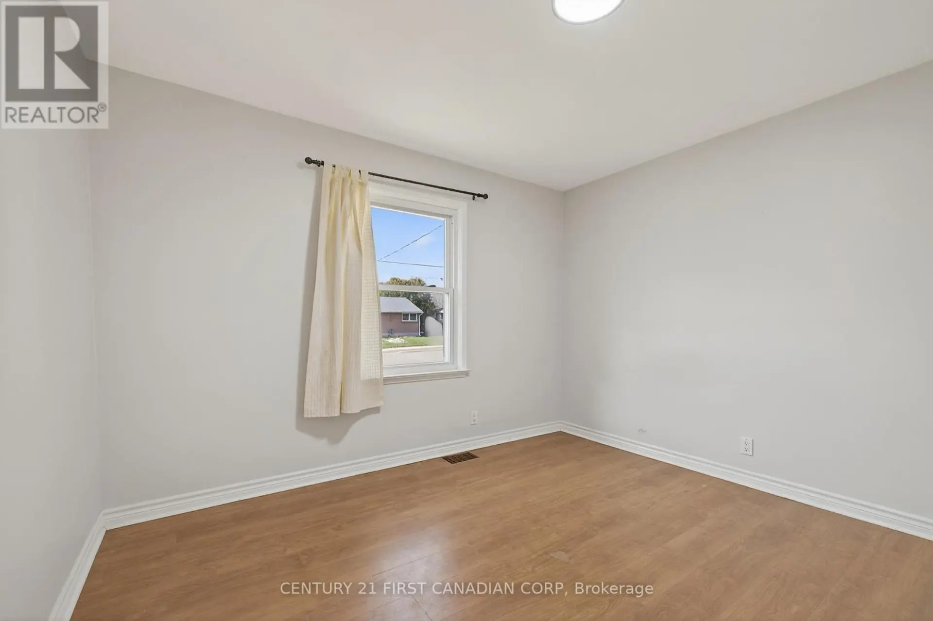 332 MANITOBA STREET - Image 9