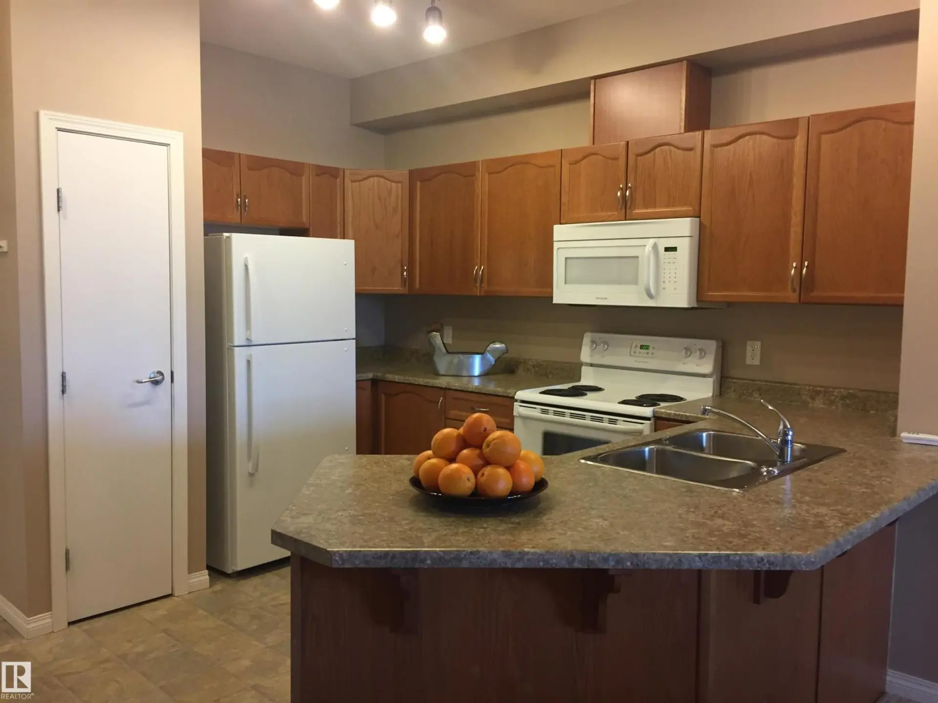 #111 4316 139 AV NW - Image 2