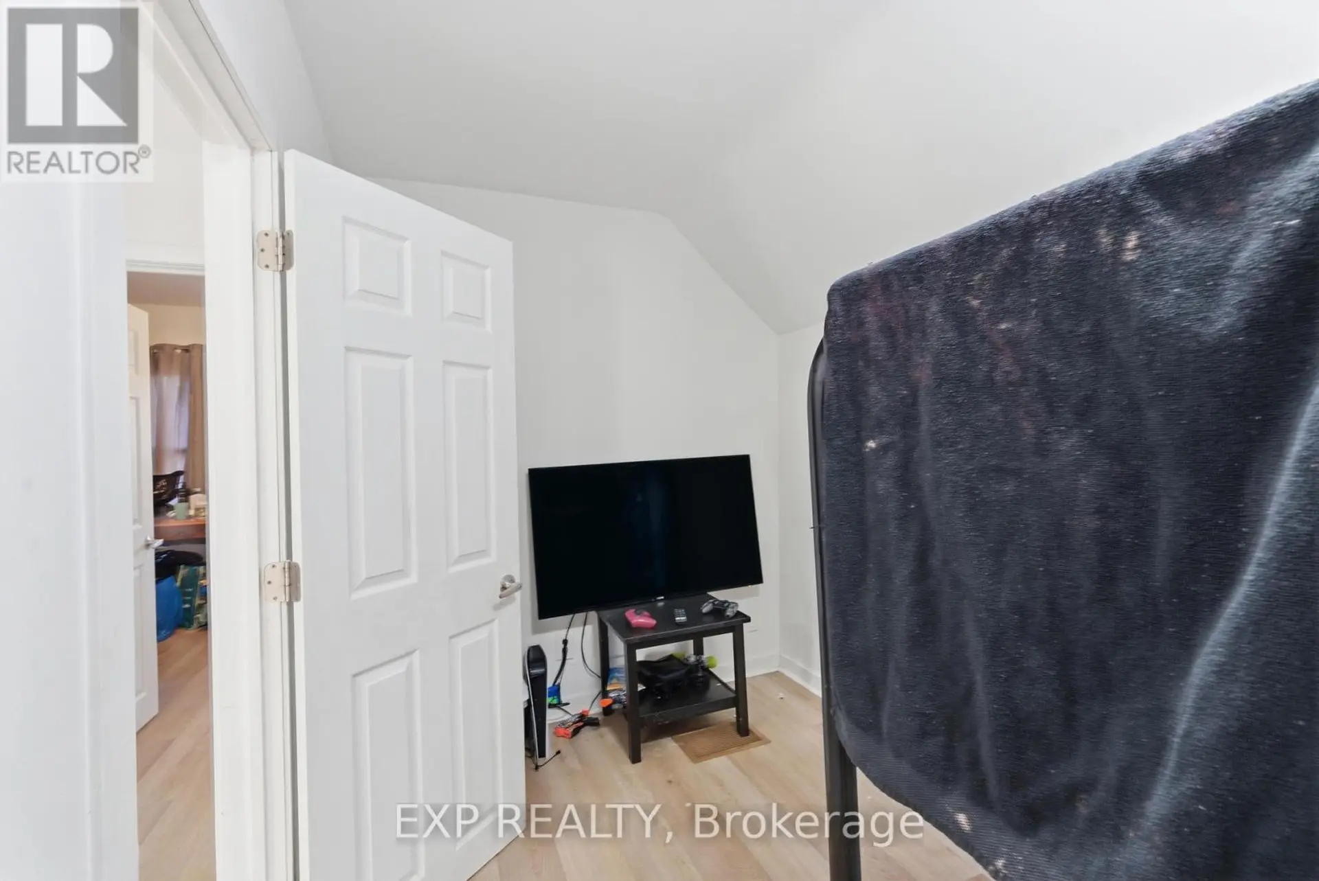 20 HENRY STREET - Image 13