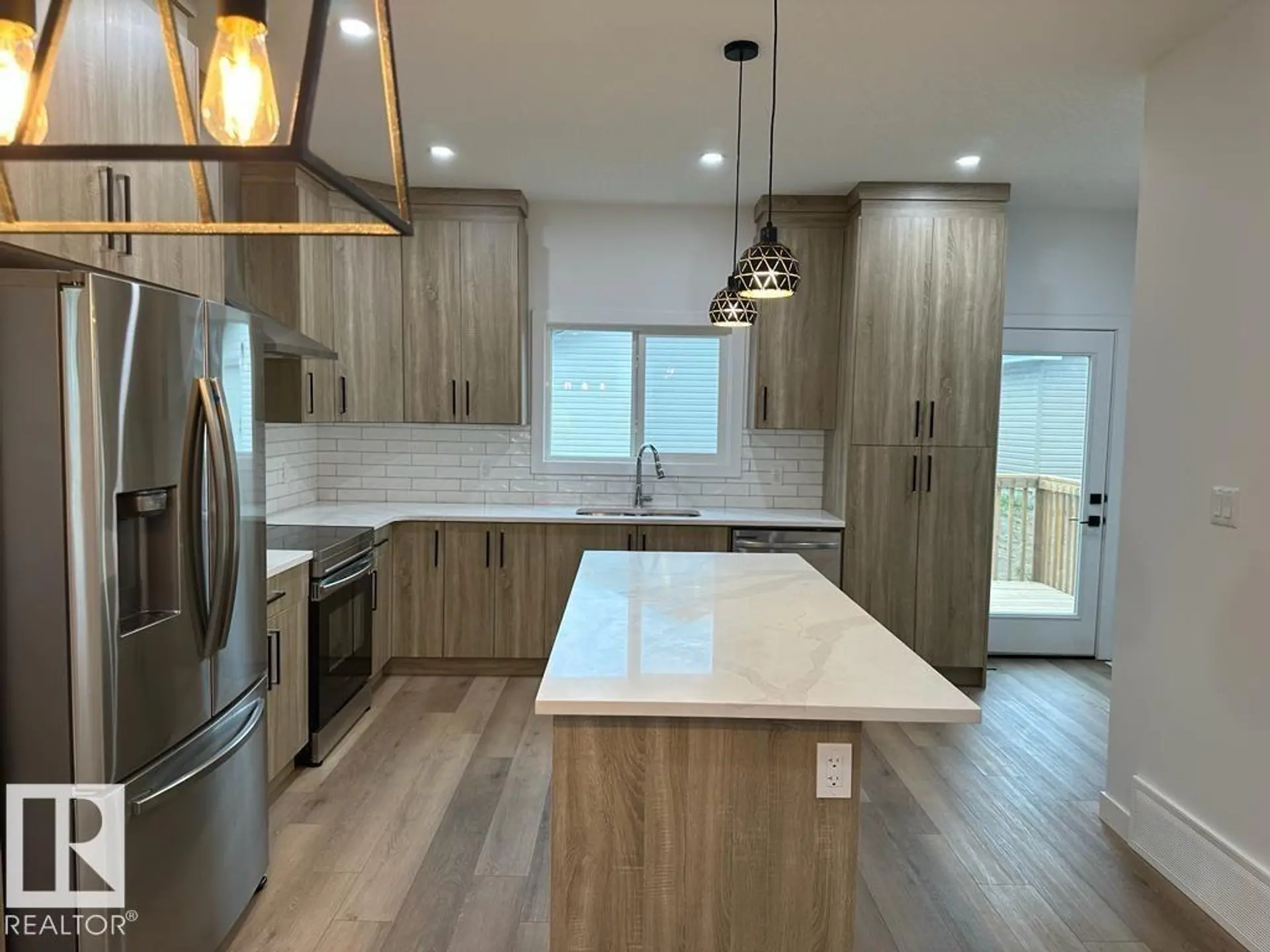 6079 180 AV NW - Image 2