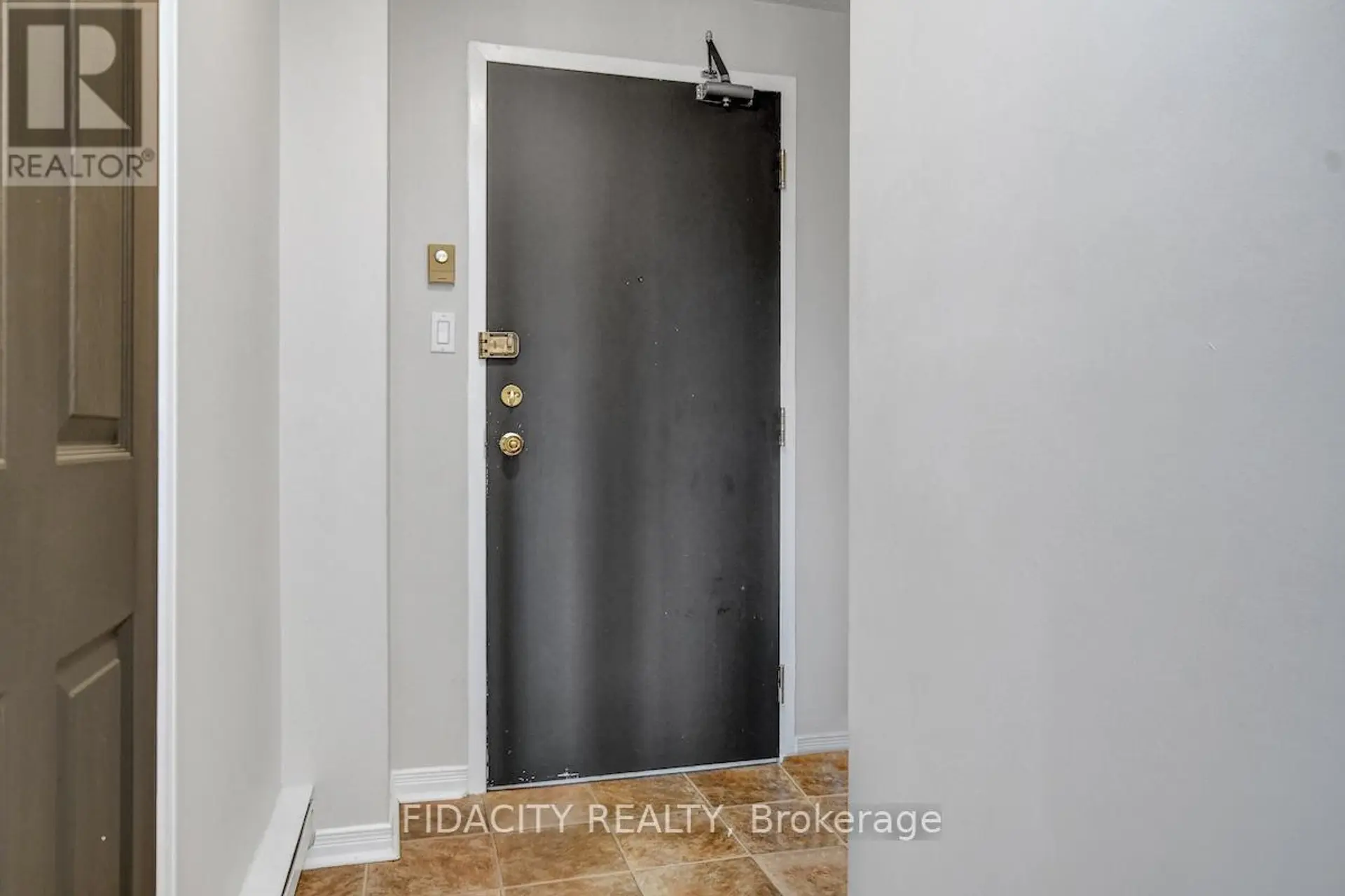 #309 1490 HERON ROAD - Image 4