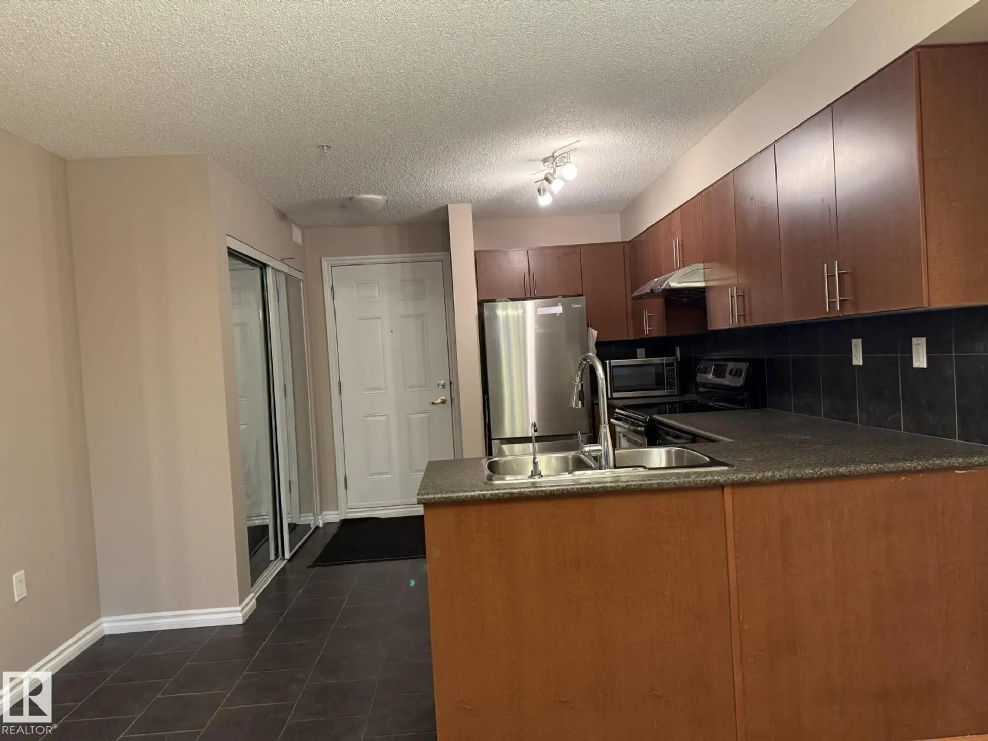 #303 10118 106 AV NW - Image 3