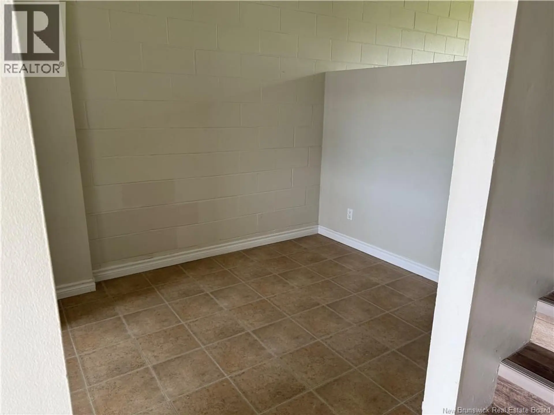 #18 24 SUFFOLK - Image 6