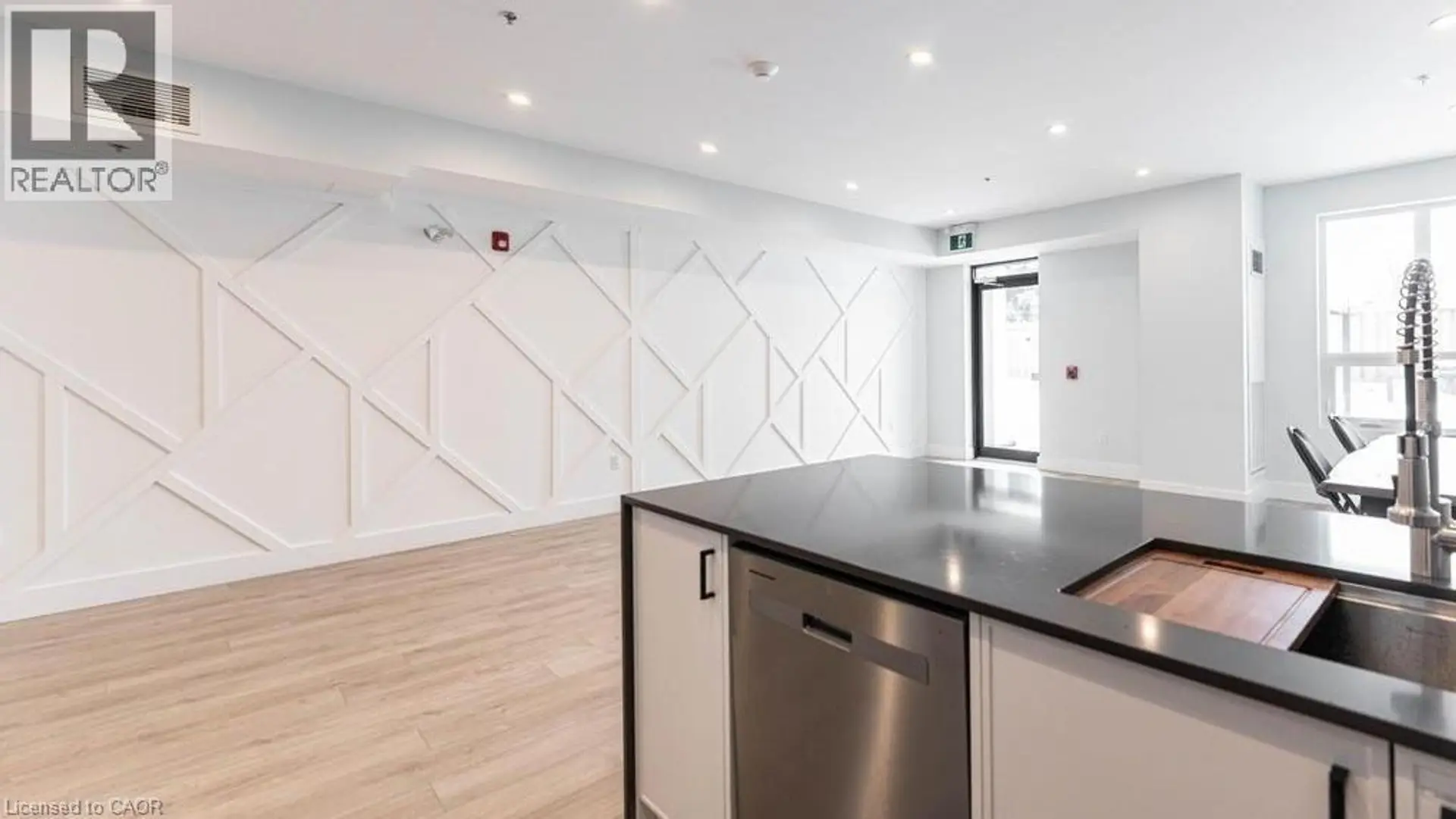 #104 120 SPRINGVALLEY CRESCENT - Image 19