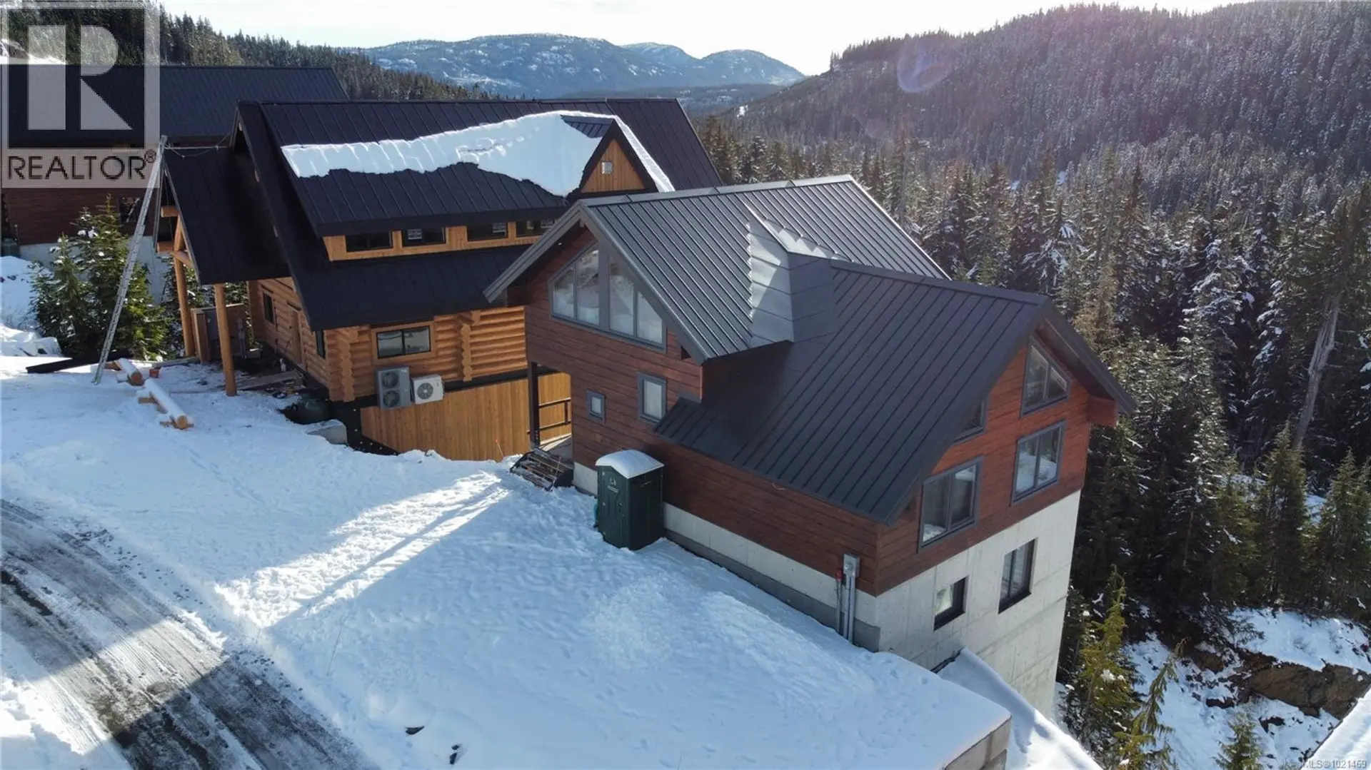 Property at 665 ARROWSMITH RIDGE, Courtenay, BC