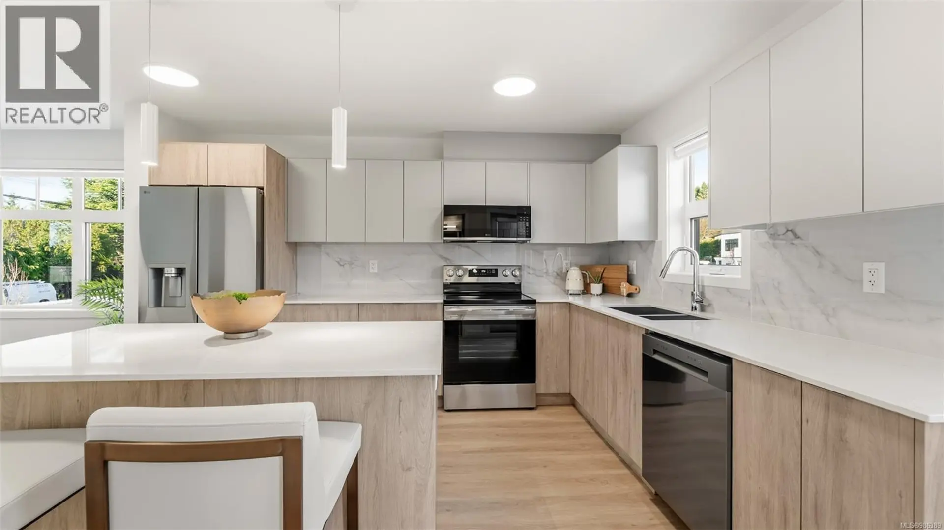 Property at #4-203 4201 TYNDALL AVE, Saanich, BC