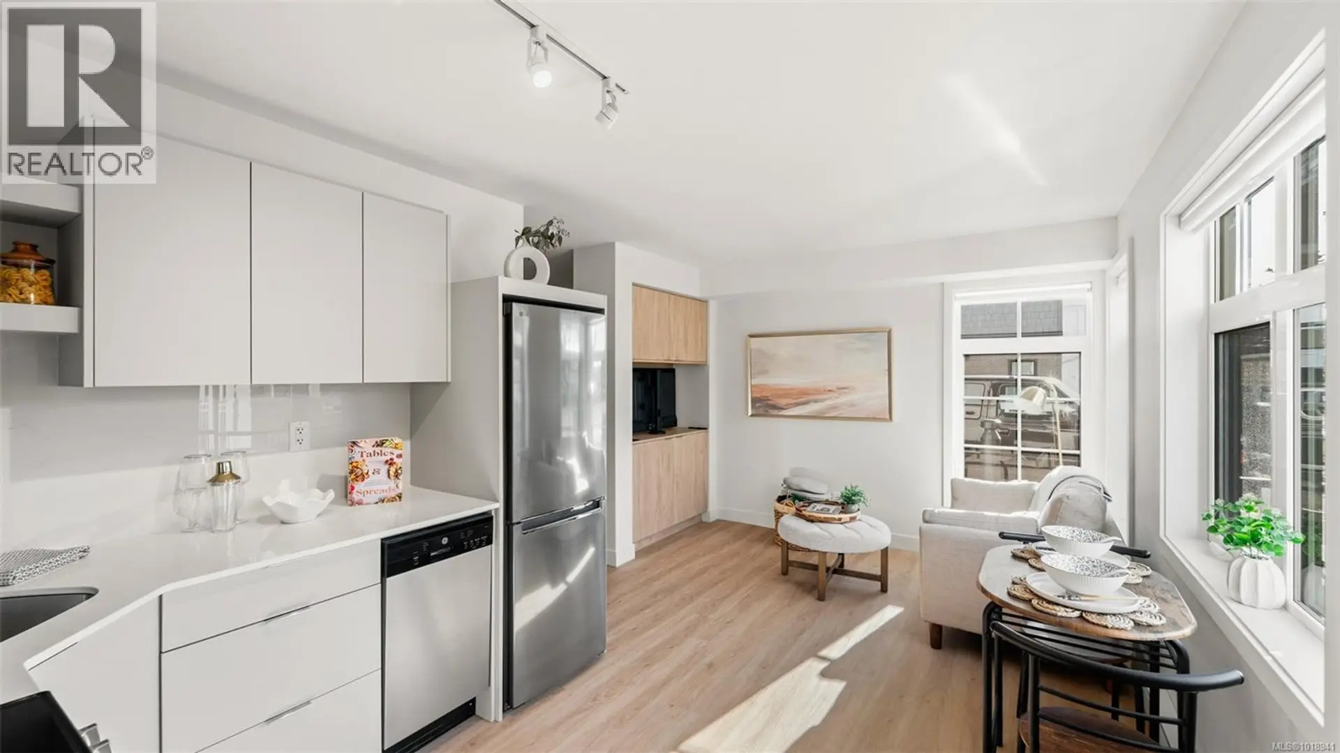 Property at #2202 4201 TYNDALL AVE, Saanich, BC