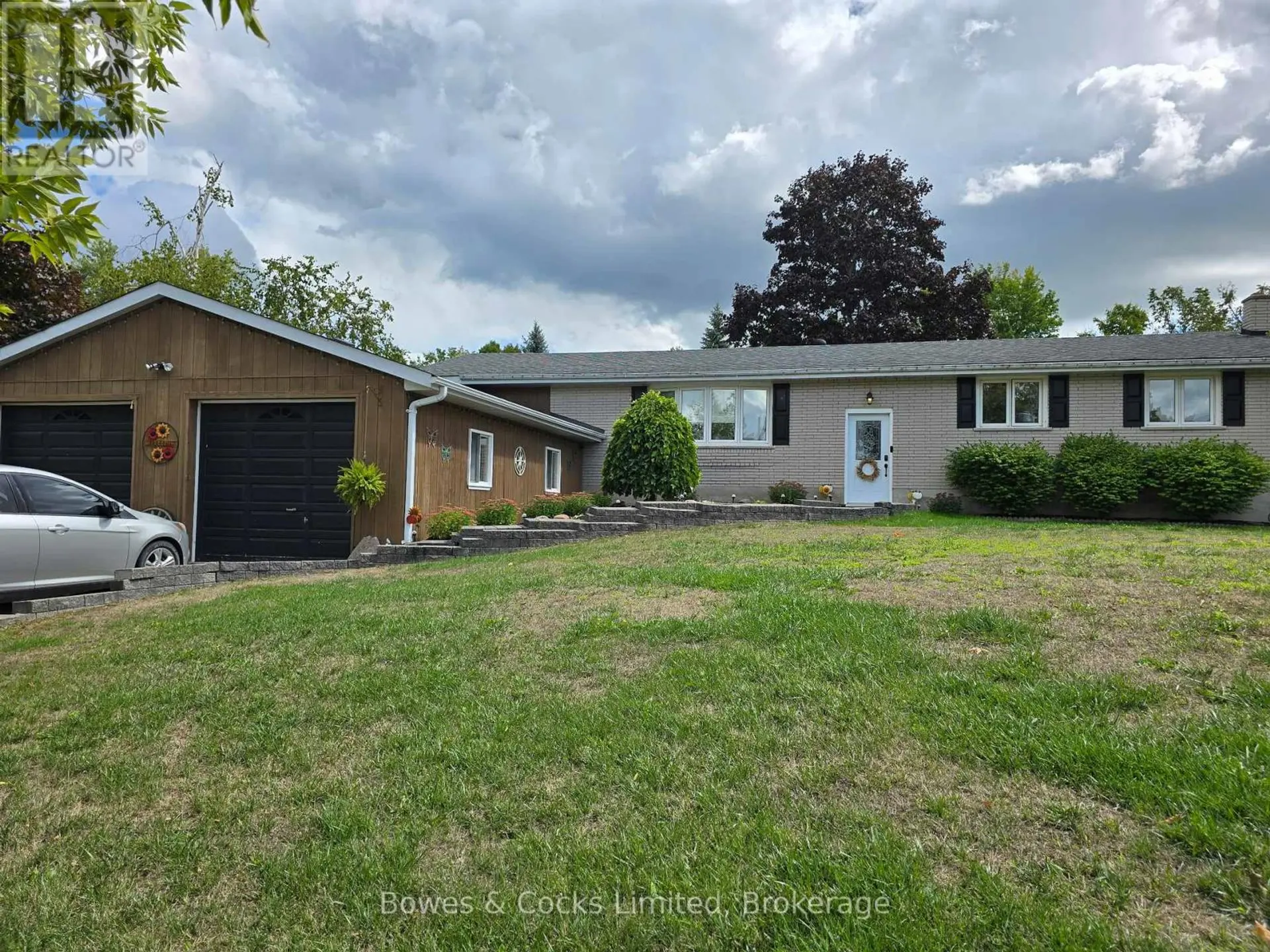 33 MAPLE GROVE ROAD - Image 1
