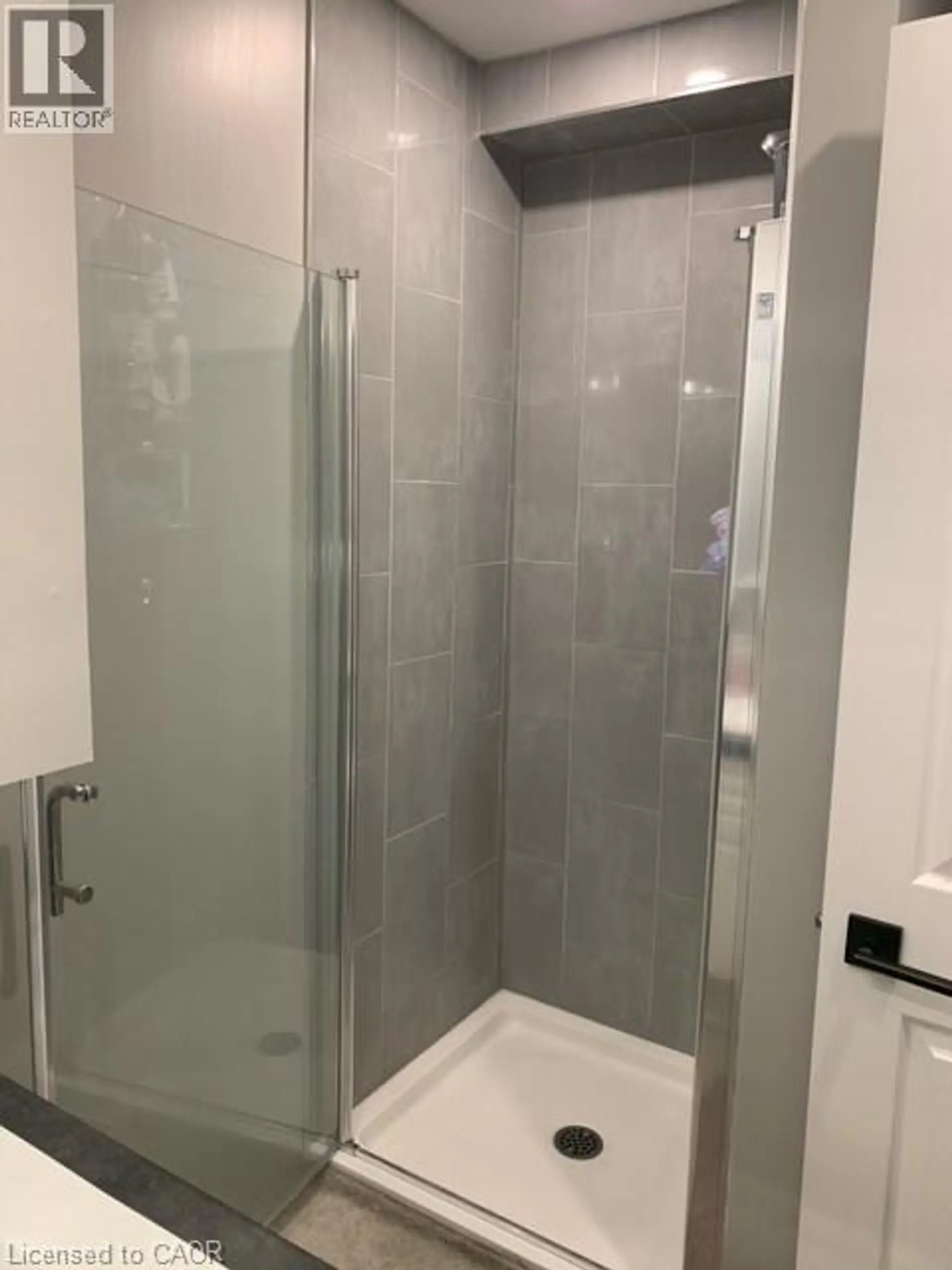 6 HOWARD STREET - Image 10