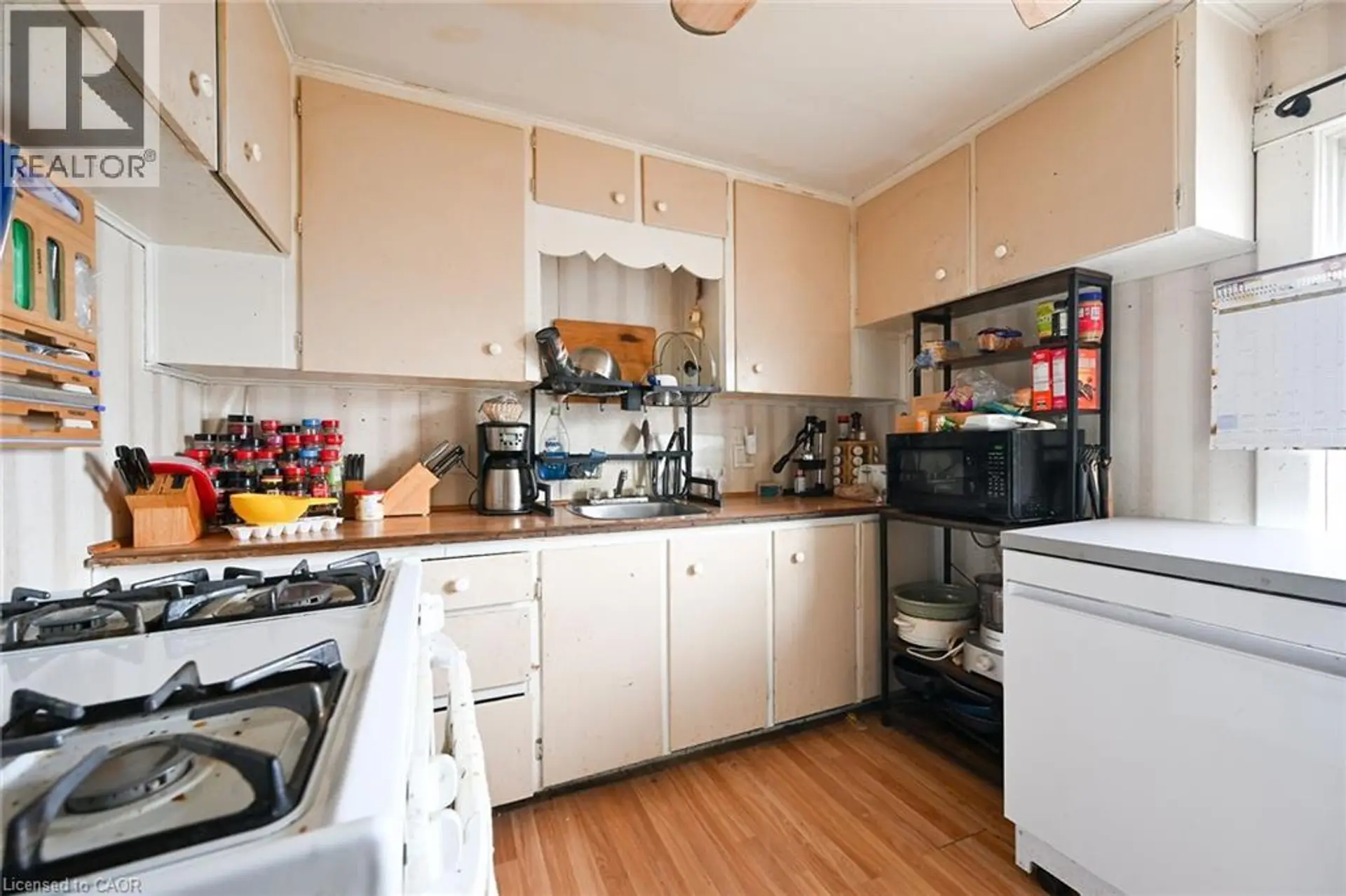 6 HOWARD STREET - Image 13