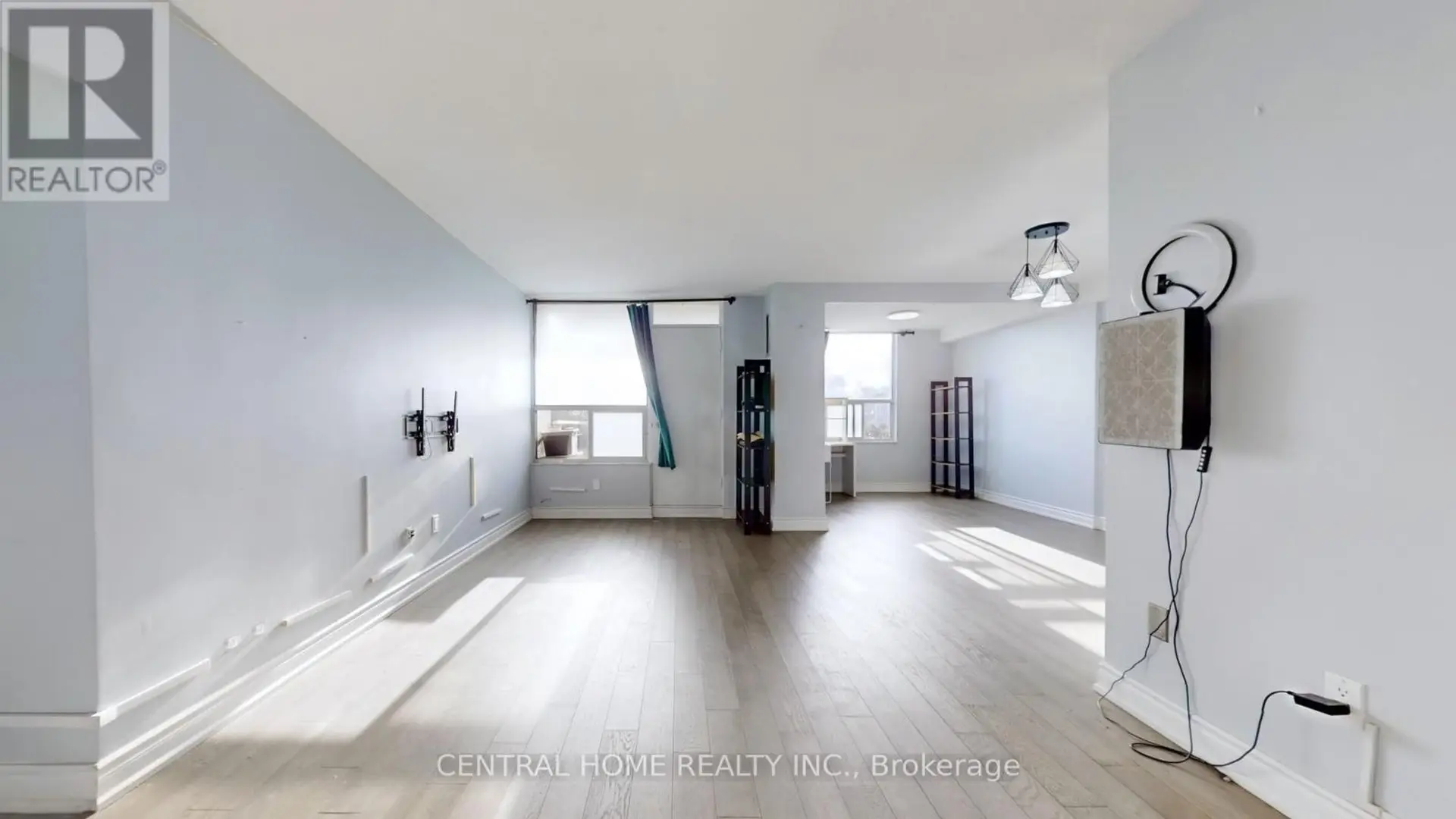 #715 5 SHADY GOLFWAY - Image 3