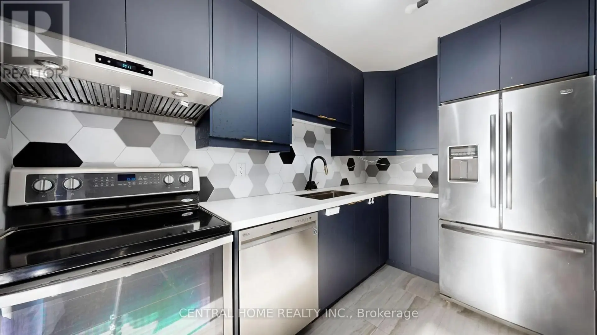 #715 5 SHADY GOLFWAY - Image 7