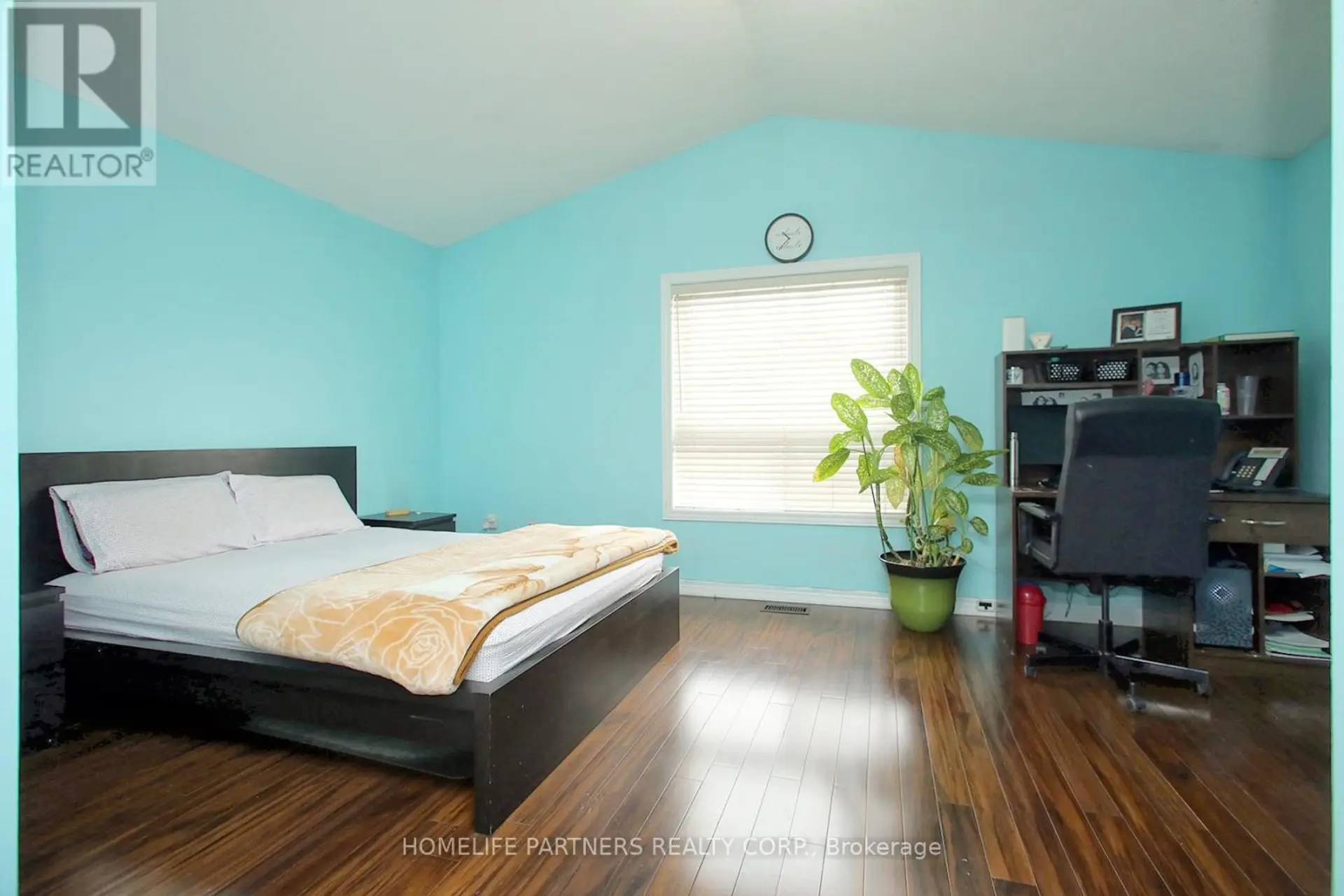 40 NATHANIEL CRESCENT - Image 5