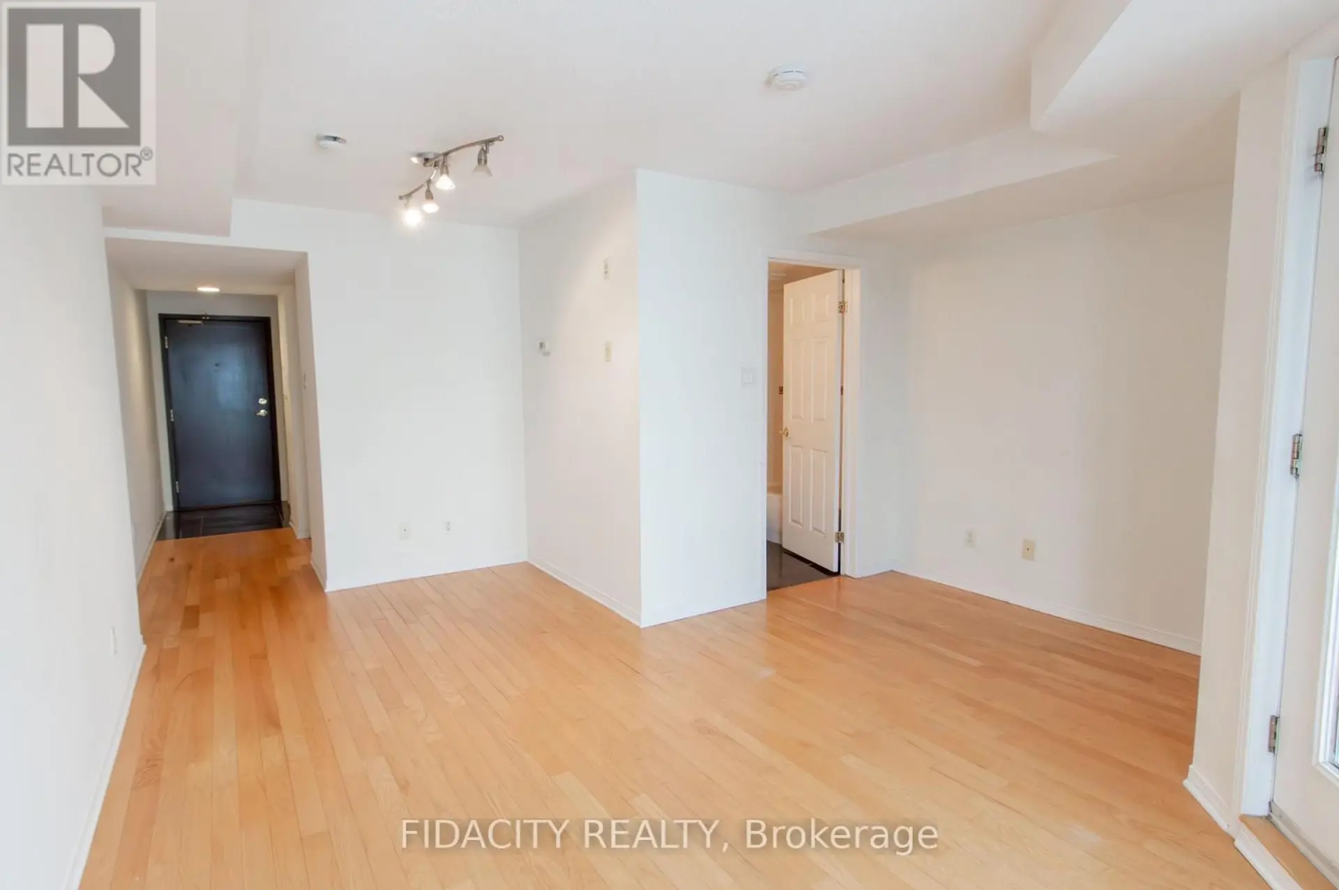 #5C 310 CENTRAL PARK DRIVE - Image 5