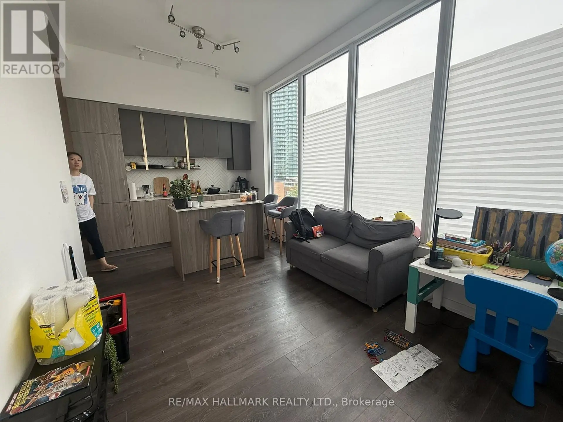 #407 15 HOLMES AVENUE - Image 5