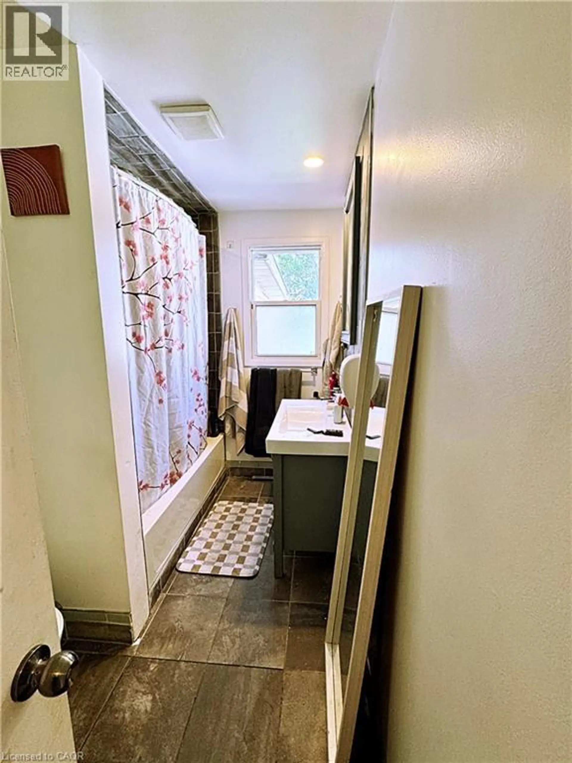 128 METCALFE STREET S - Image 10