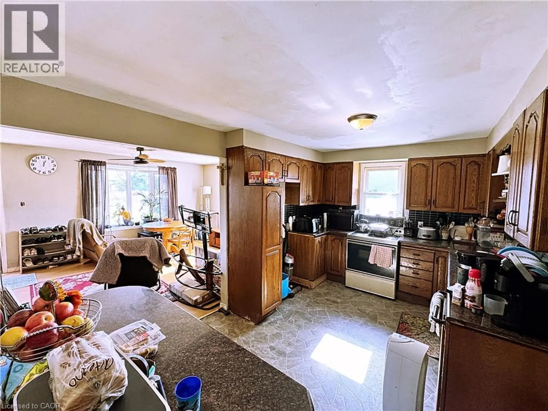 128 METCALFE STREET S - Image 6