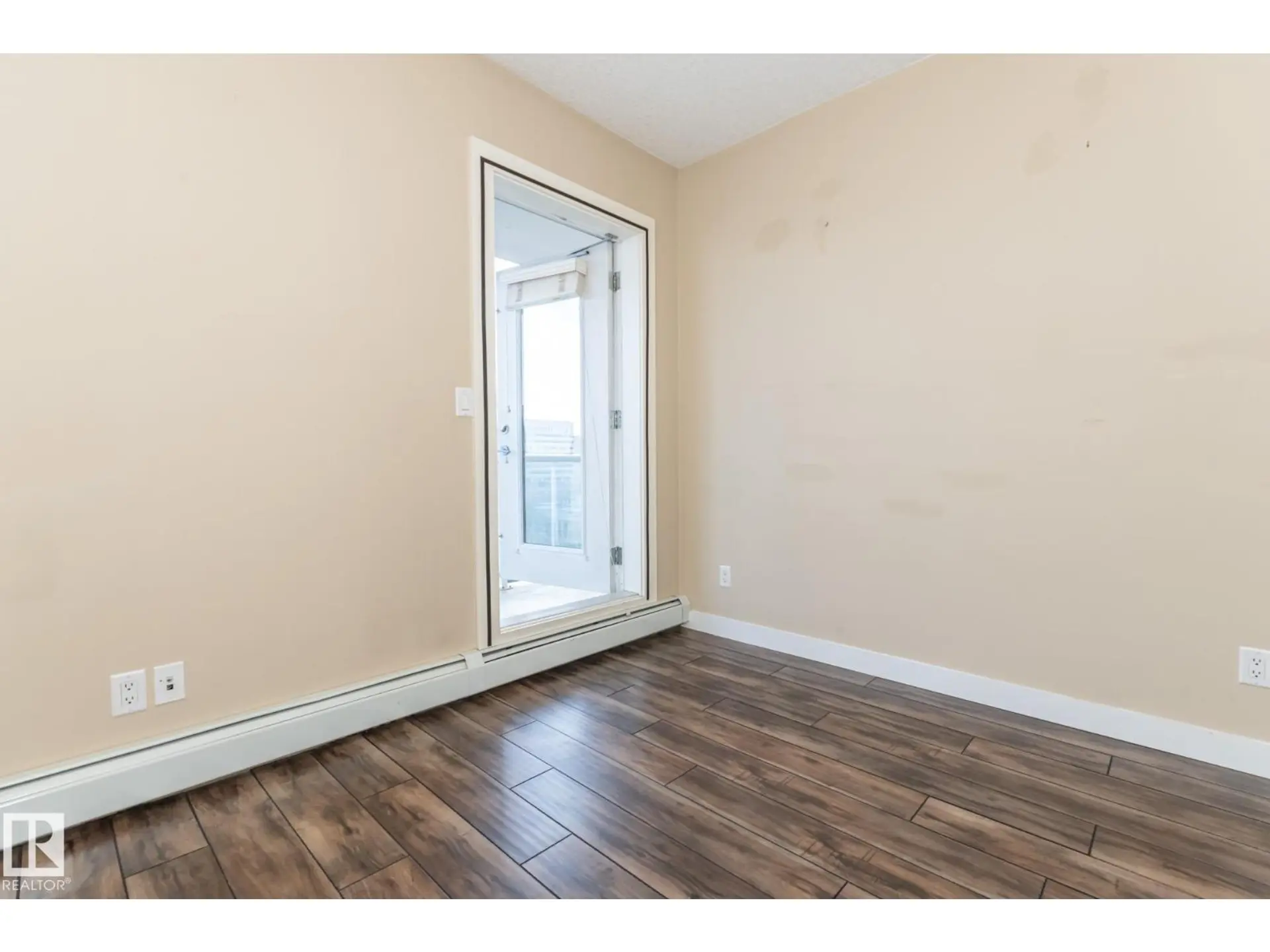 #904 10136 104 ST NW NW - Image 13